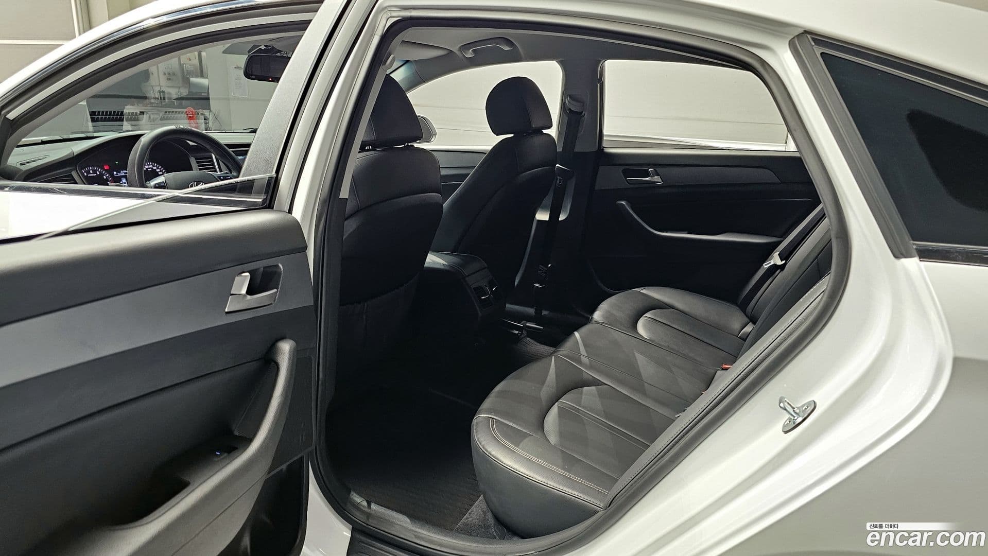 Main__Slider__Photo:Sonata Hyundai 2017.2-10