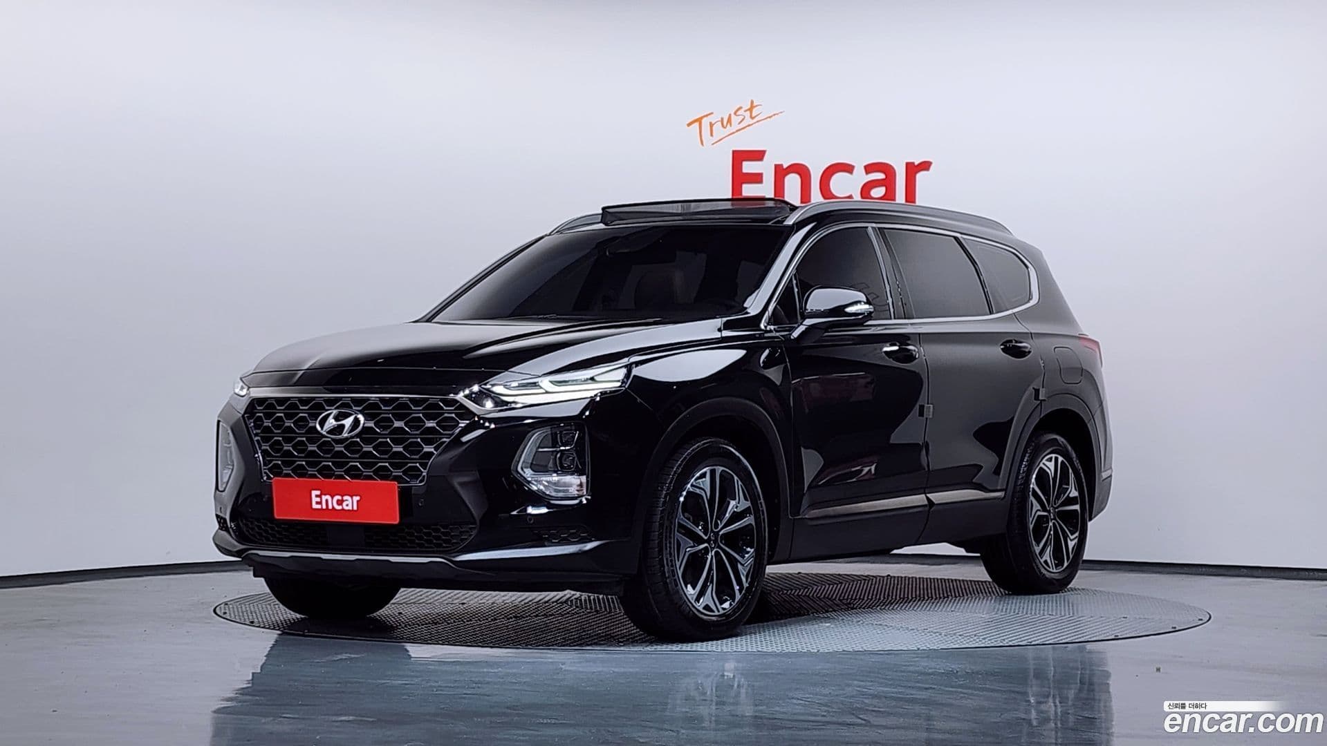 Main__Slider__Photo:Santafe Hyundai 2019.11-0