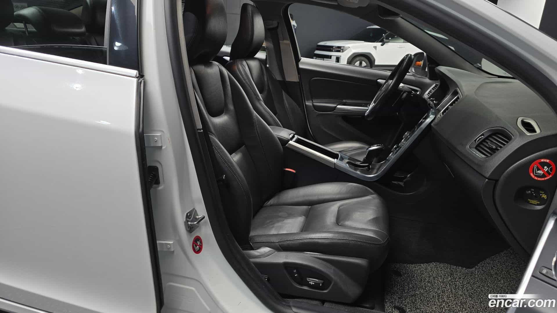 S60 Volvo 2015.3-INNER-010