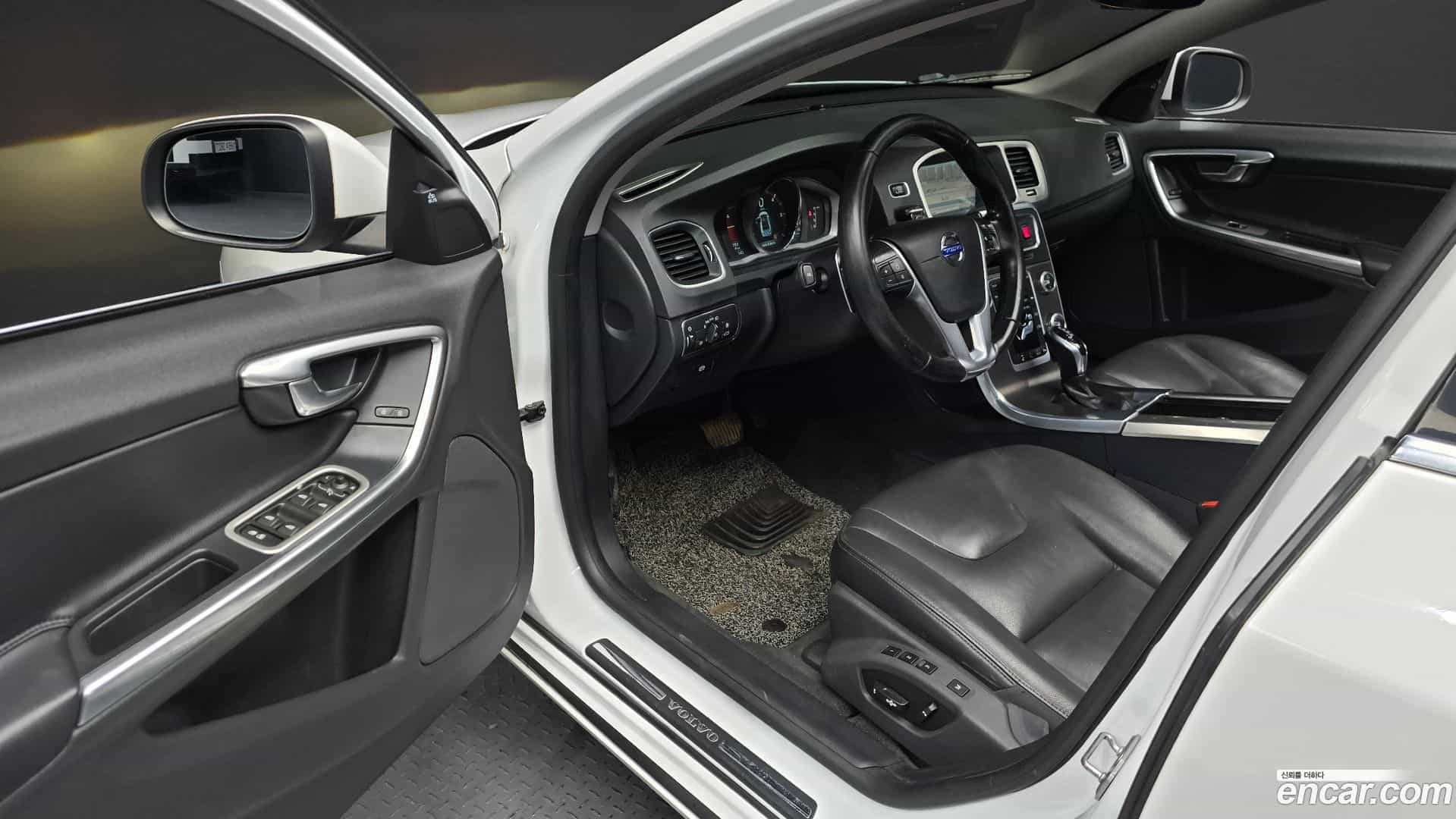 S60 Volvo 2015.3-OPTION-015