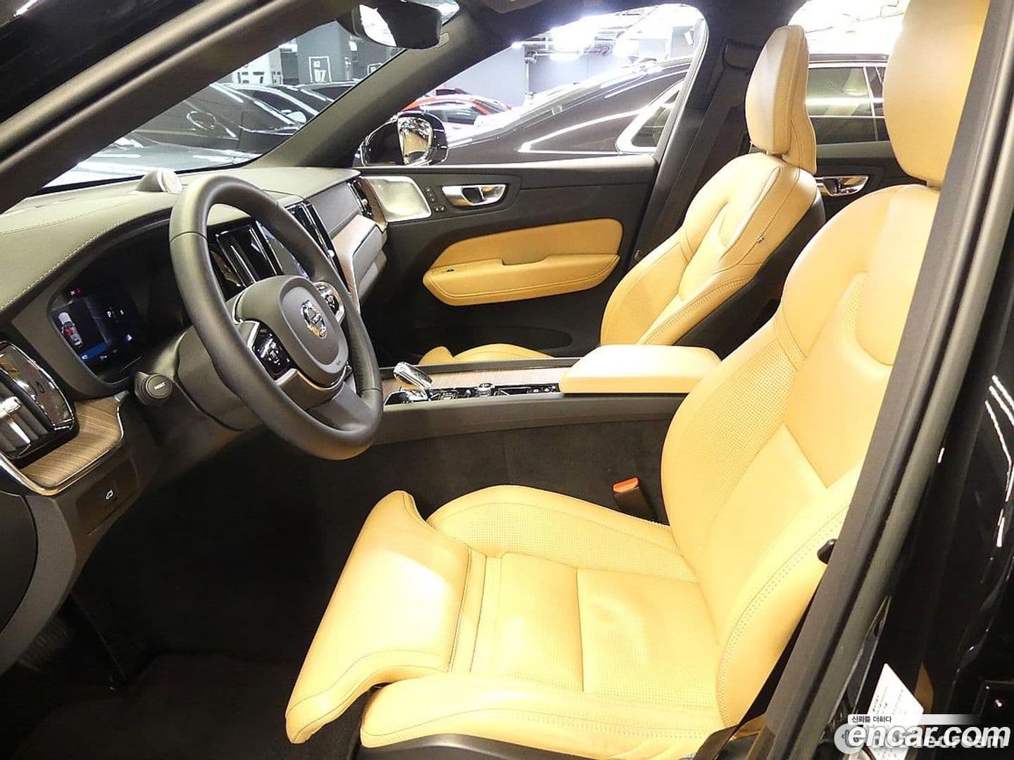 Main__Slider__Photo:XC60 Volvo 2022.9-9