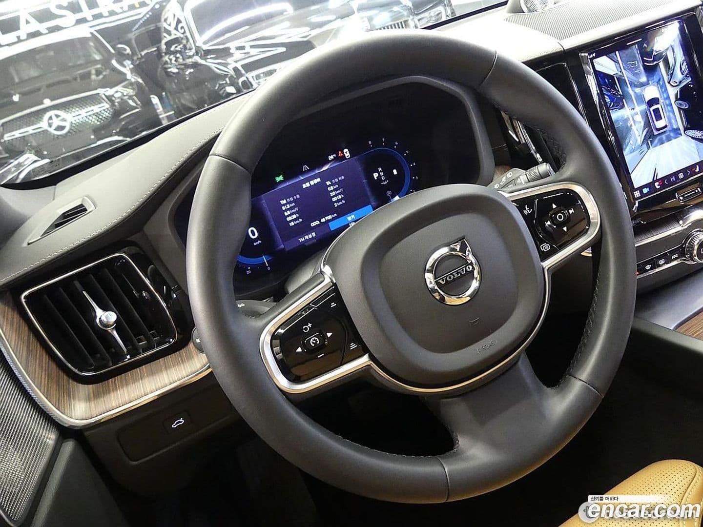 Main__Slider__Photo:XC60 Volvo 2022.9-12