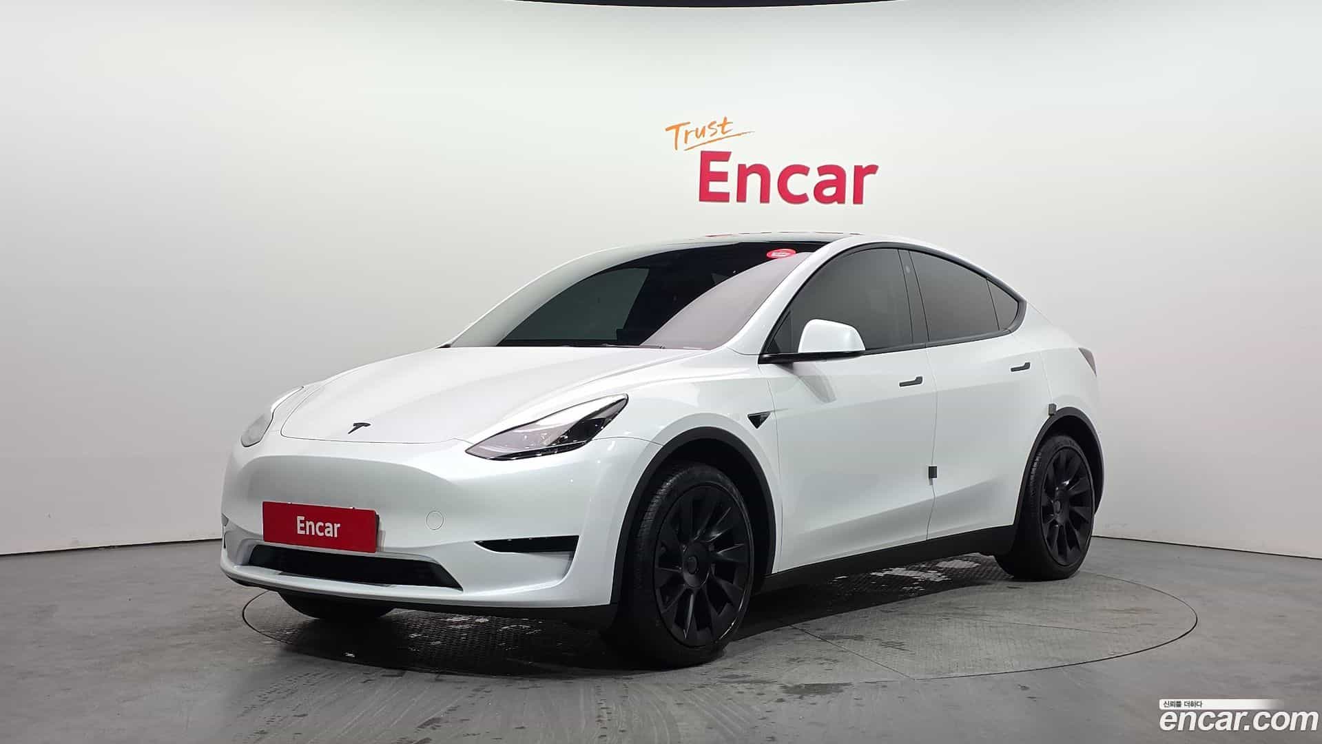 Model Y Tesla 2023.7-OUTER-001