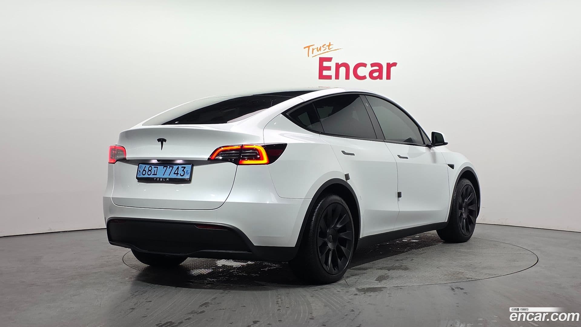 Main__Slider__Photo:Model Y Tesla 2023.7-1