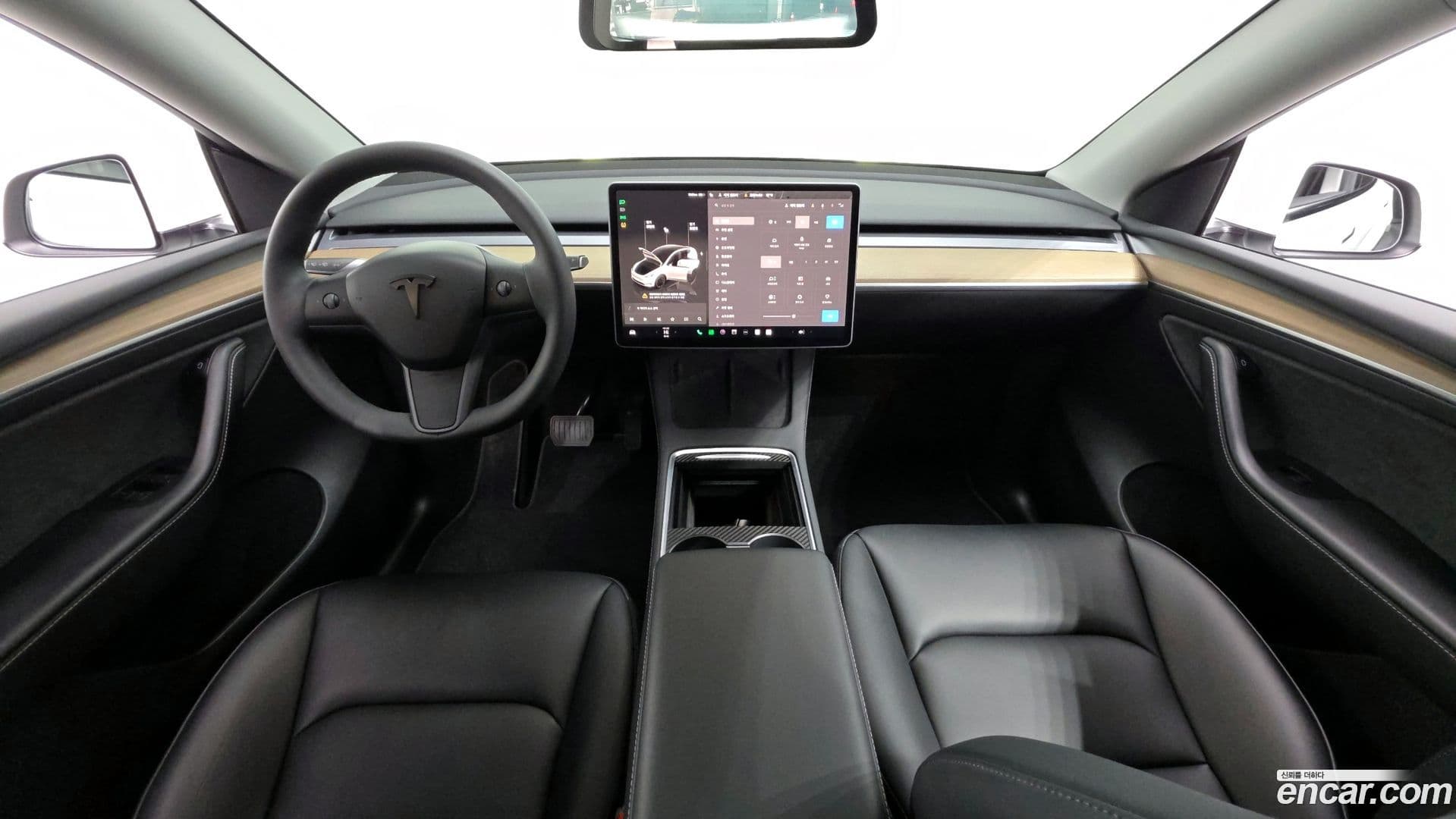 Main__Slider__Photo:Model Y Tesla 2023.7-6