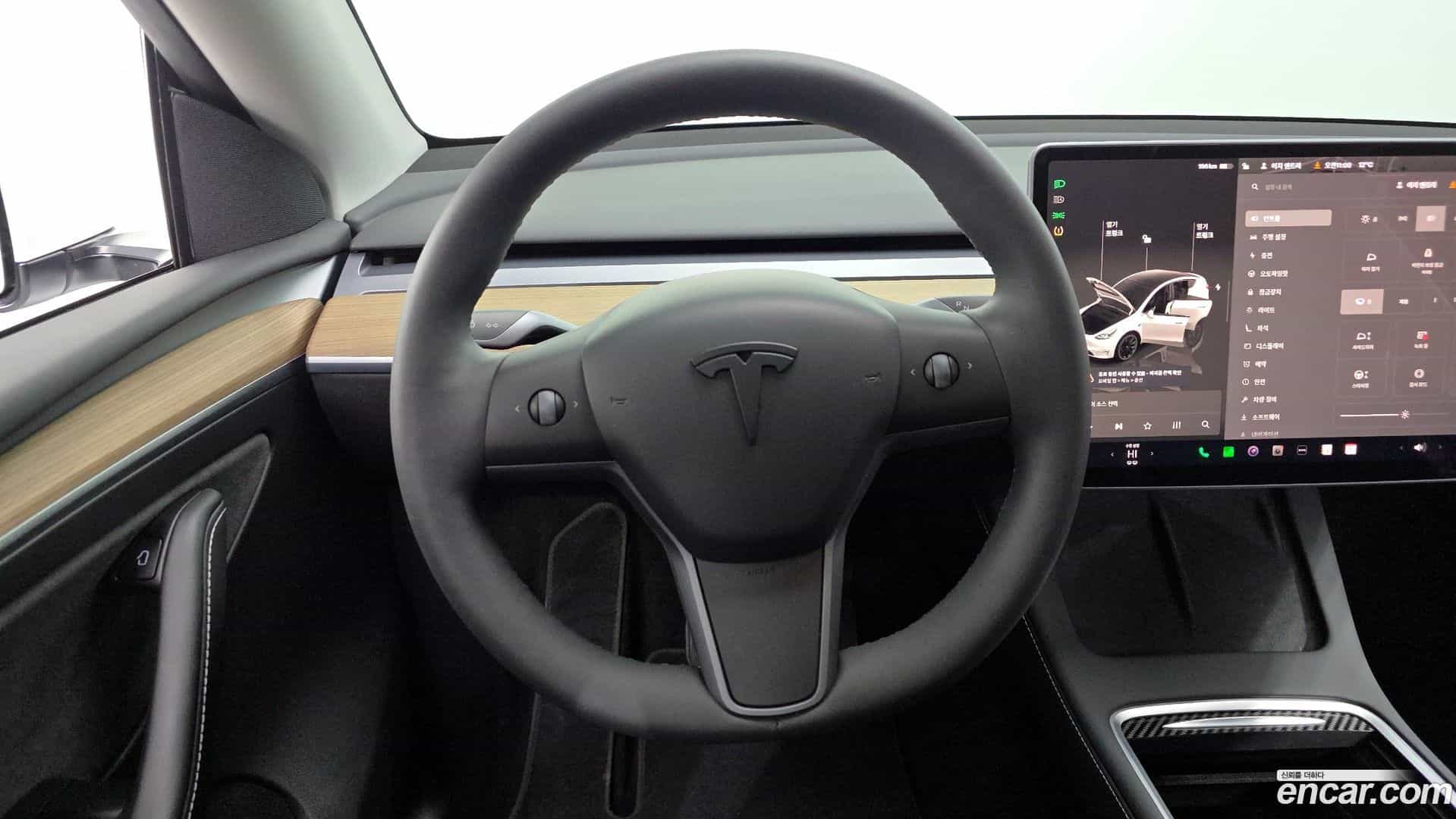 Model Y Tesla 2023.7-OPTION-017