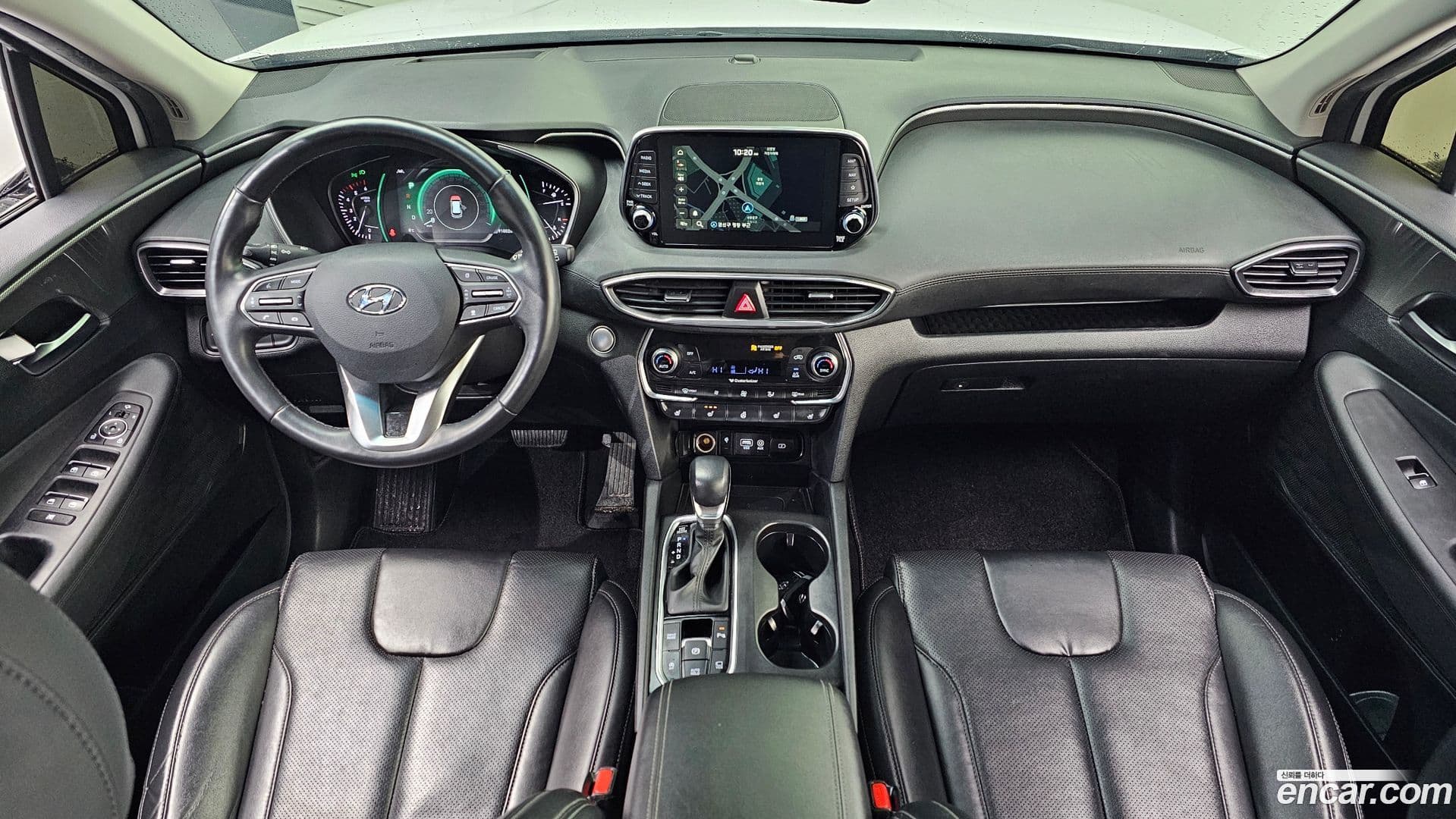 Main__Slider__Photo:Santafe Hyundai 2018.7-6