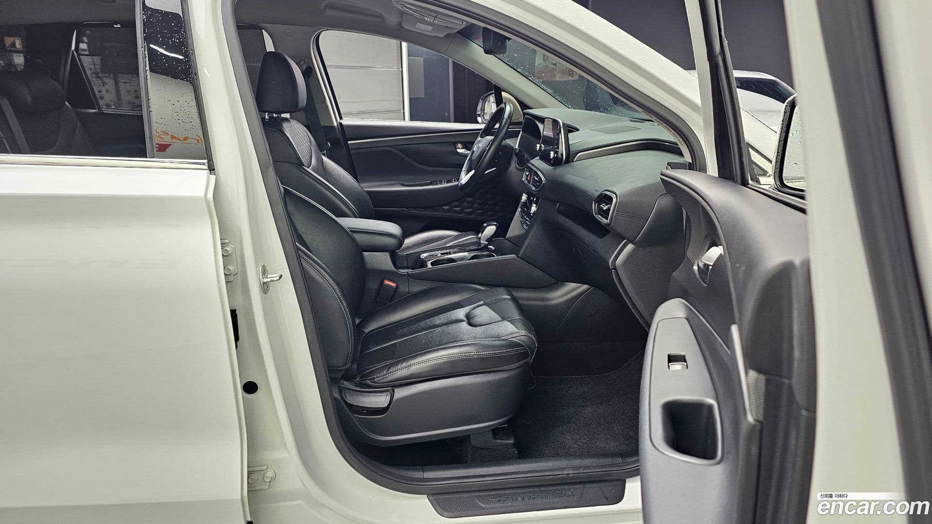 Main__Slider__Photo:Santafe Hyundai 2018.7-10