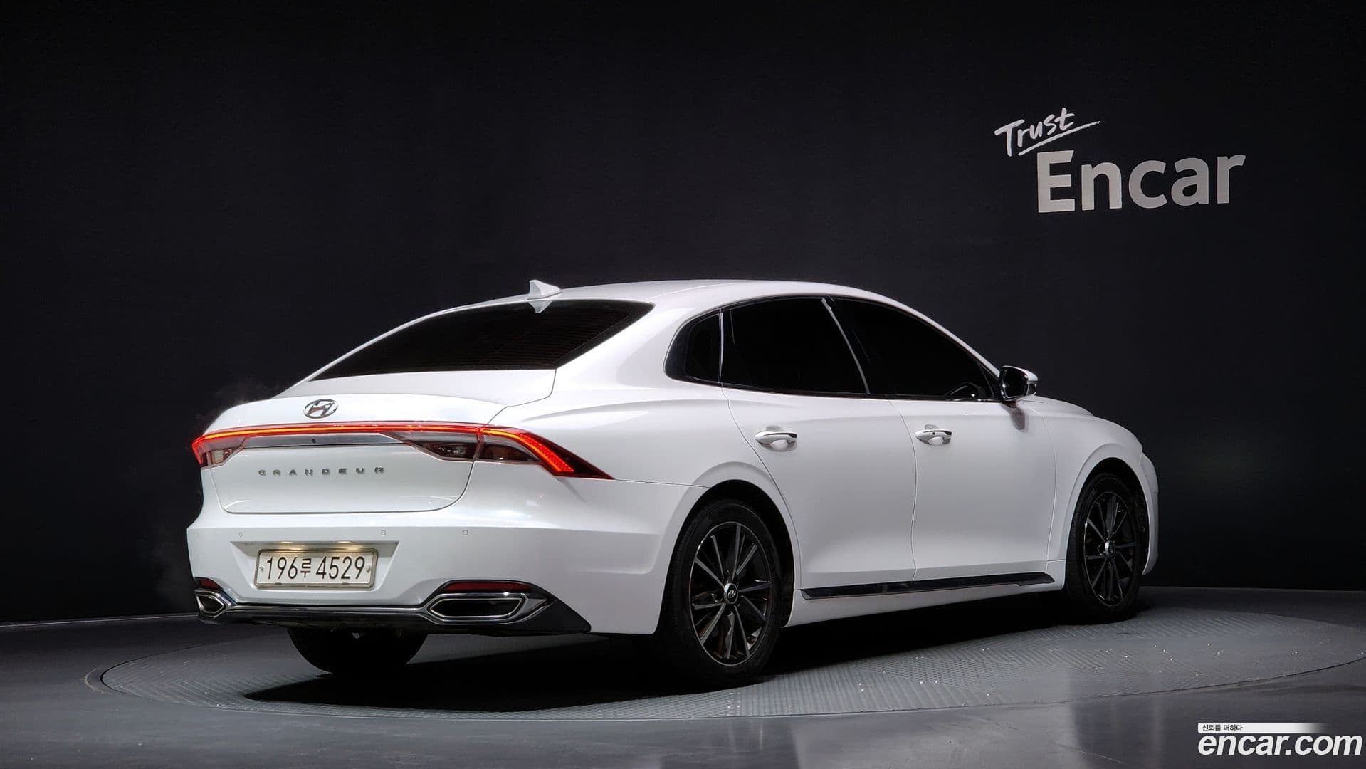 Main__Slider__Photo:Grandeur Hyundai 2020.10-1