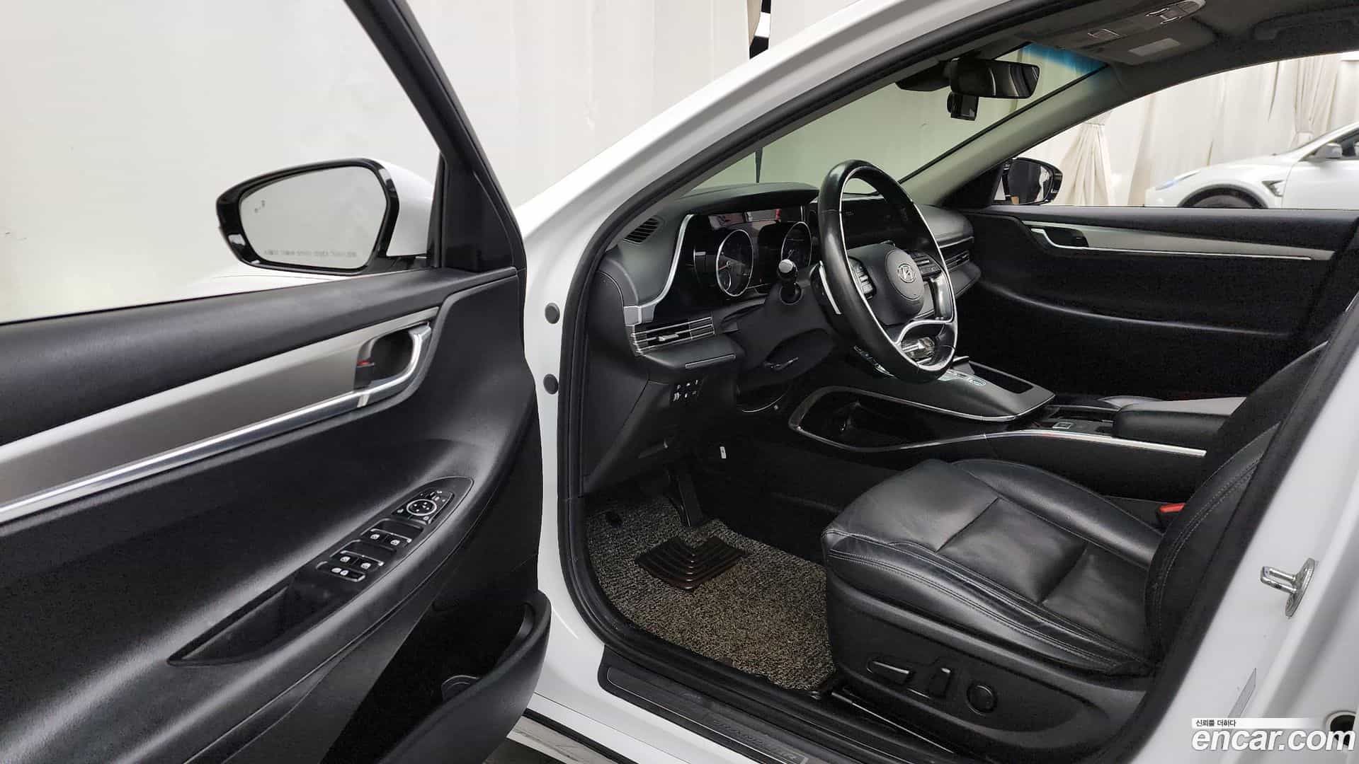 Grandeur Hyundai 2020.10-INNER-010