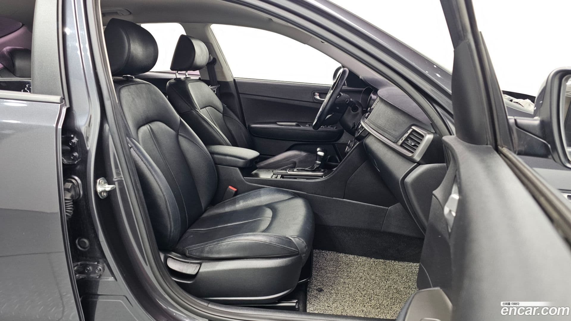 Main__Slider__Photo:K5 Kia 2018.2-10