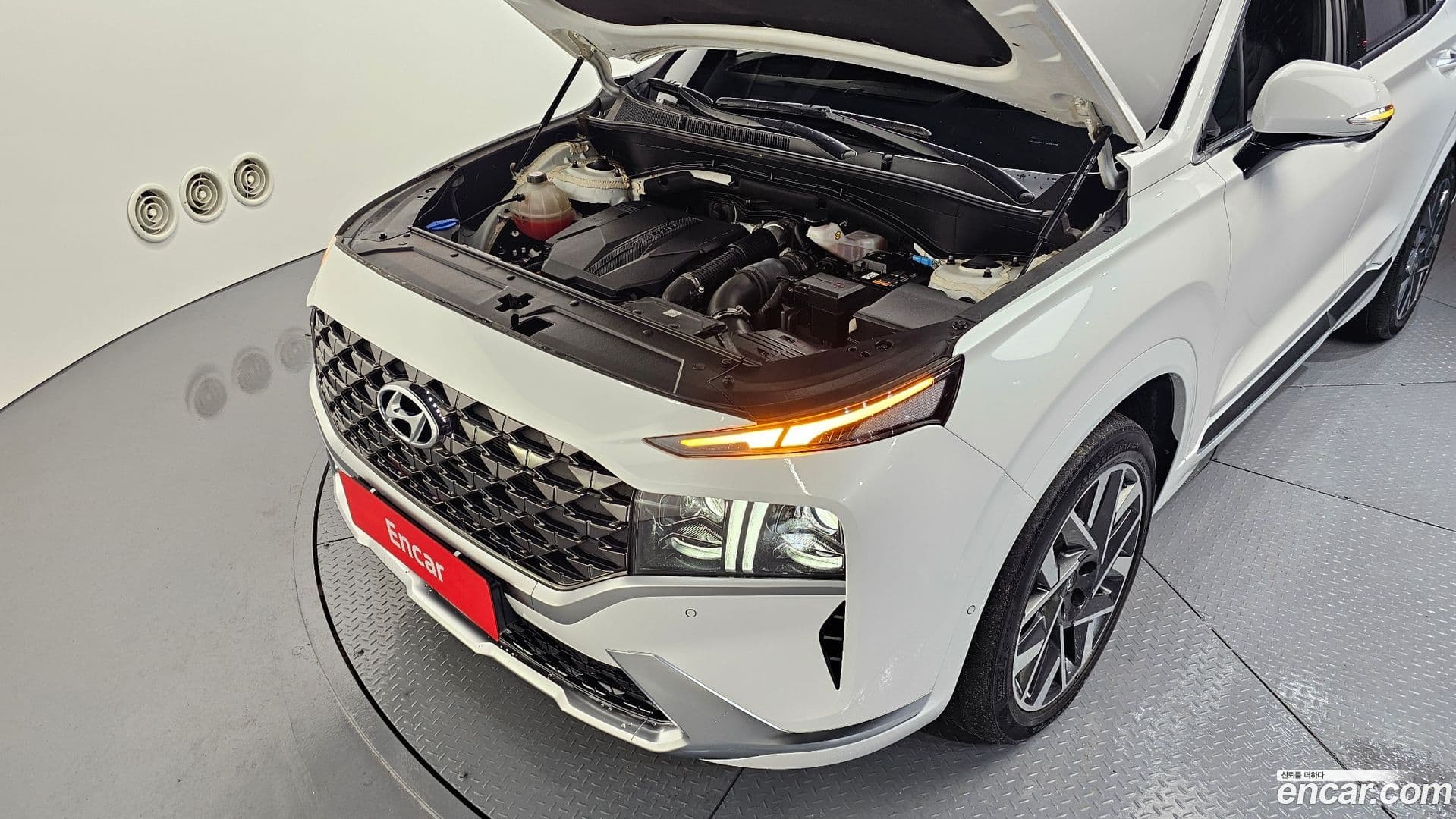 Main__Slider__Photo:Santafe Hyundai 2020.11-5