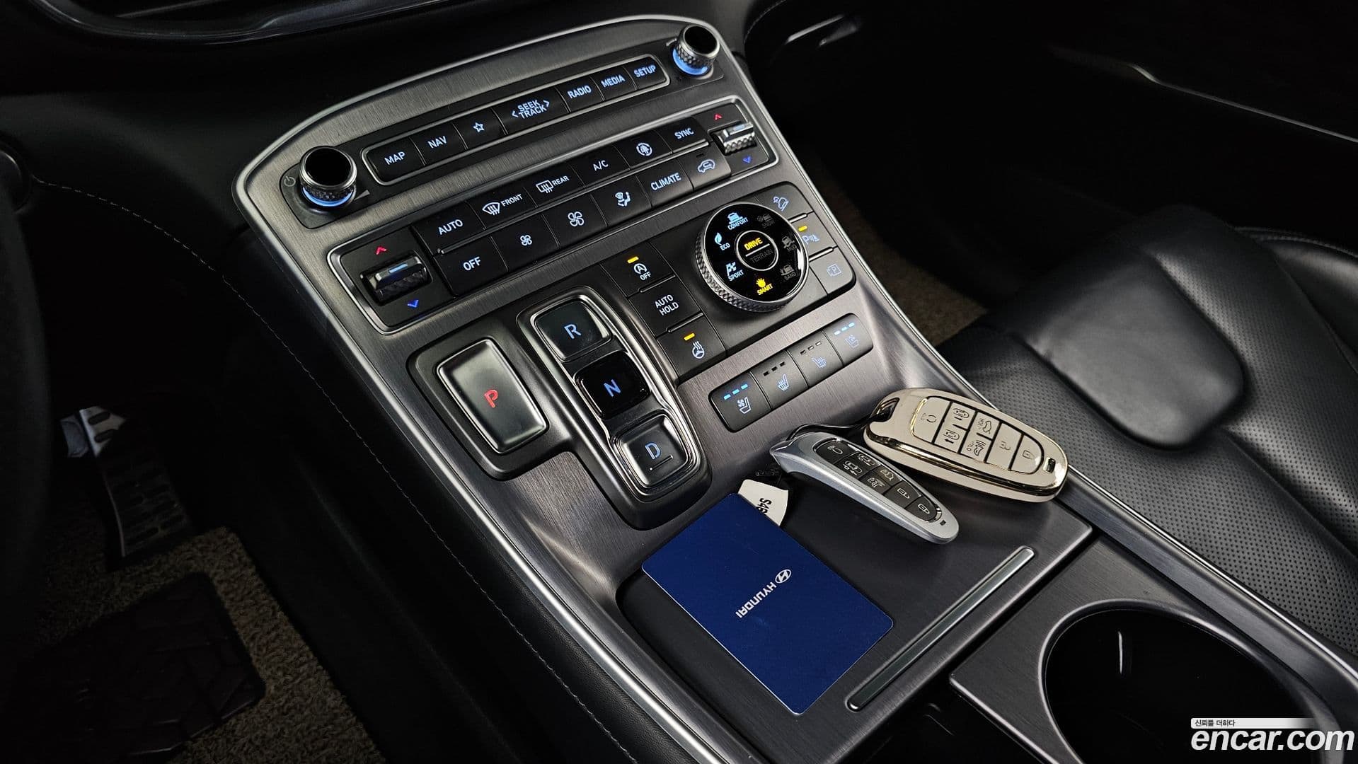 Main__Slider__Photo:Santafe Hyundai 2020.11-8