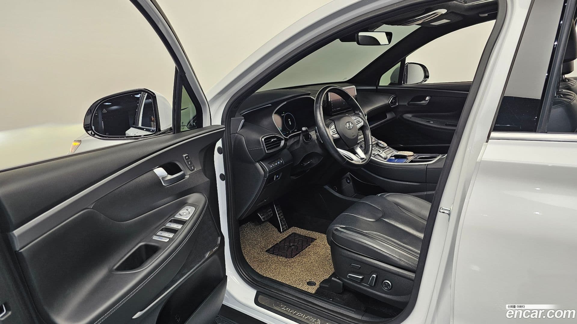 Main__Slider__Photo:Santafe Hyundai 2020.11-9