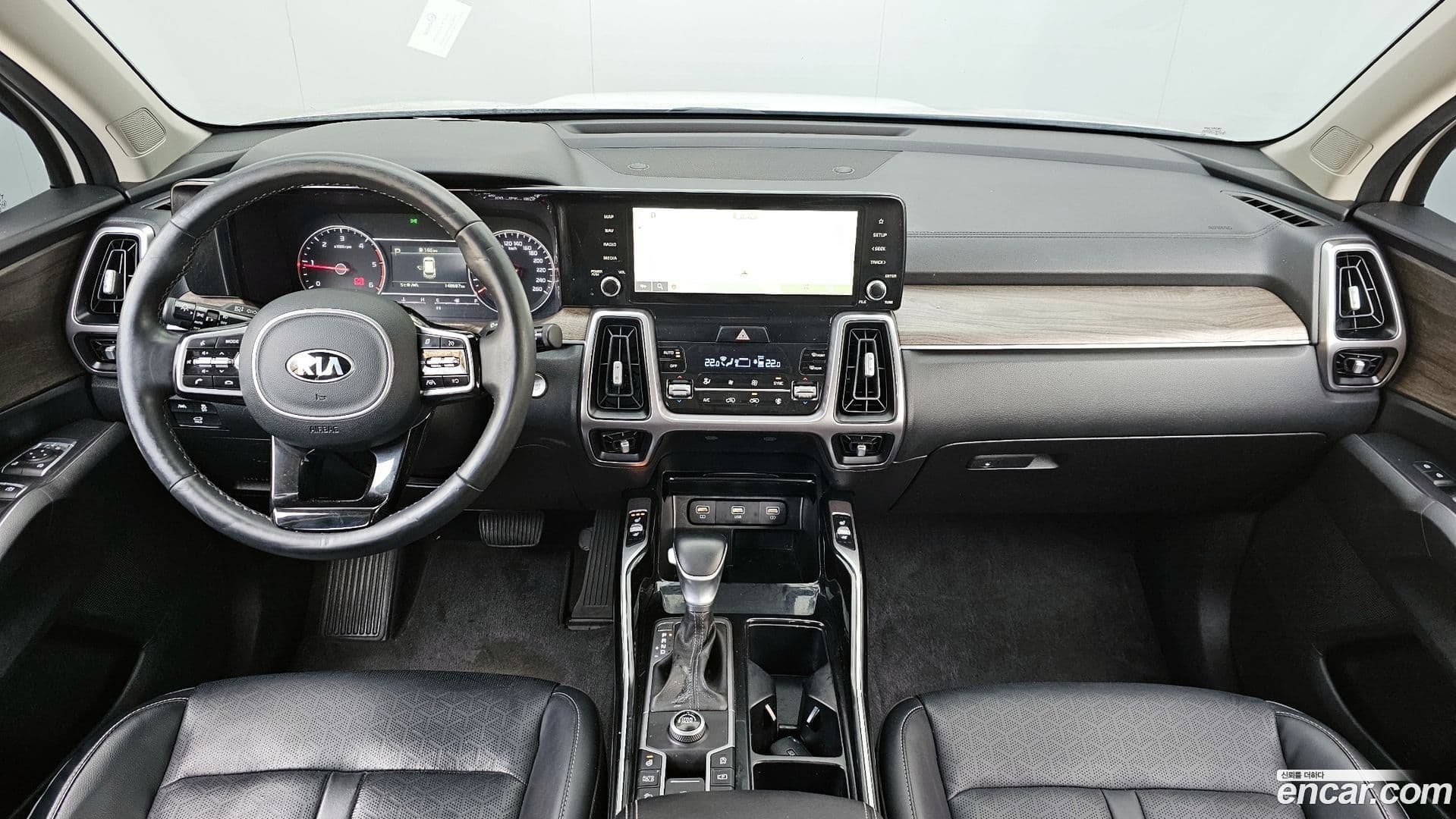 Main__Slider__Photo:Sorento Kia 2020.3-6