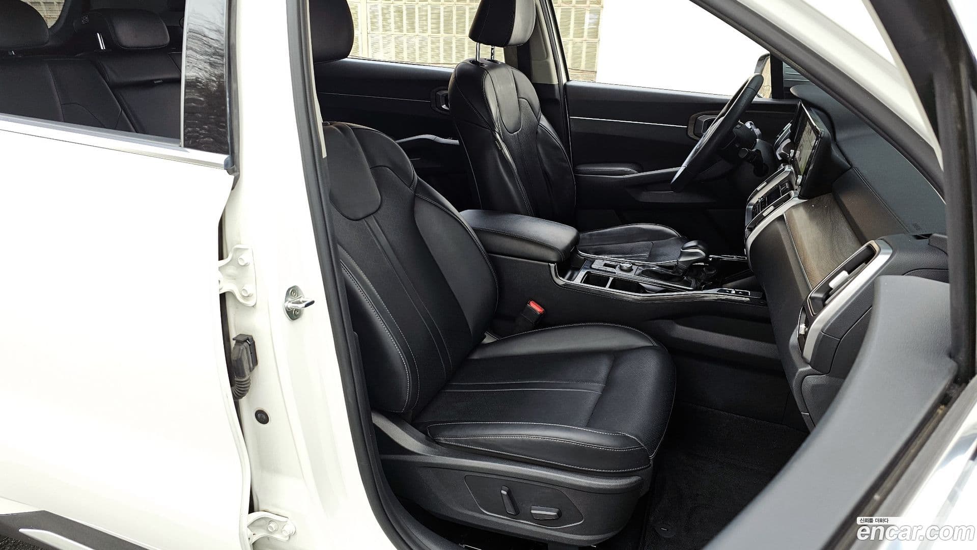 Main__Slider__Photo:Sorento Kia 2020.3-9