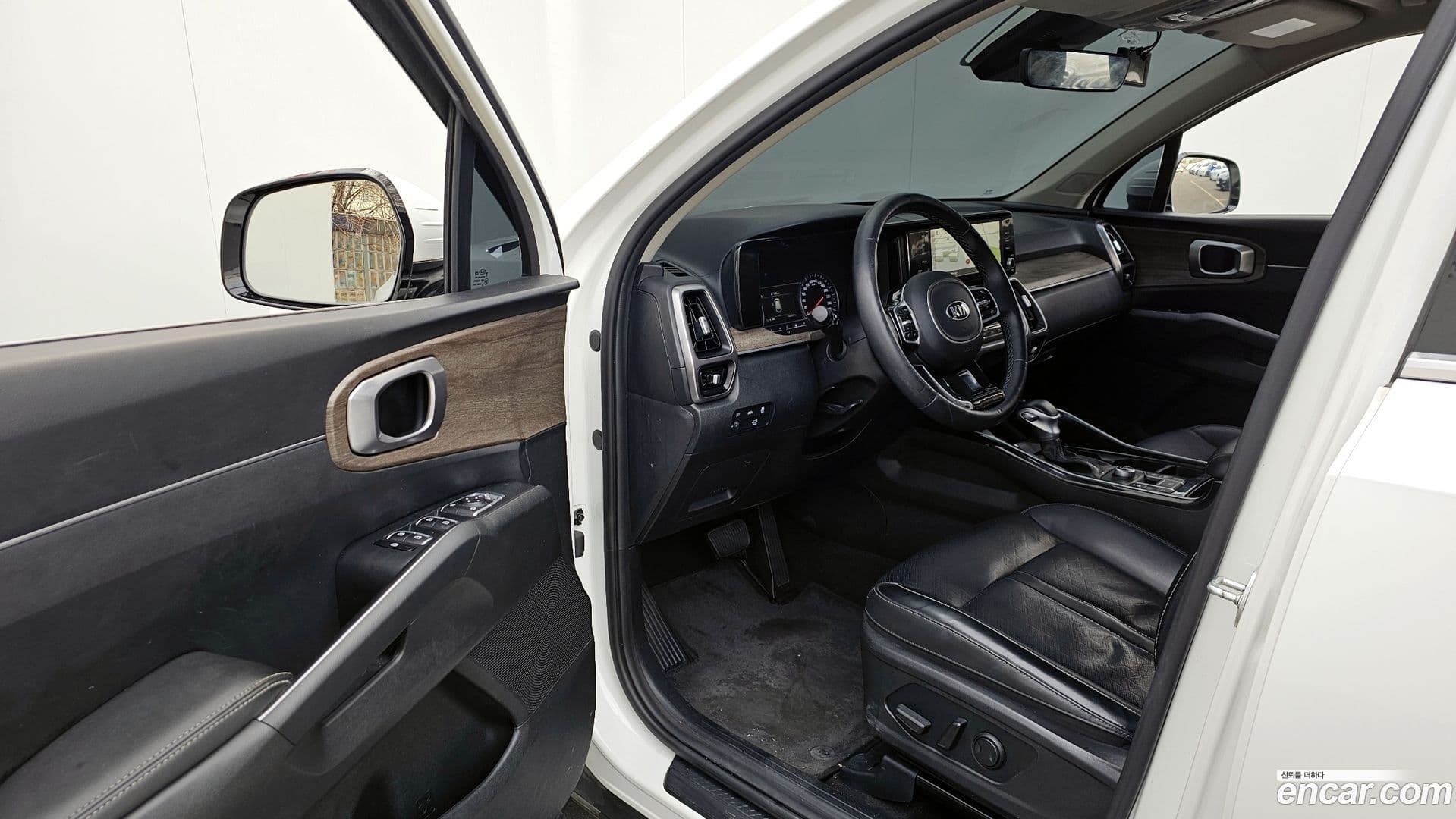 Main__Slider__Photo:Sorento Kia 2020.3-10