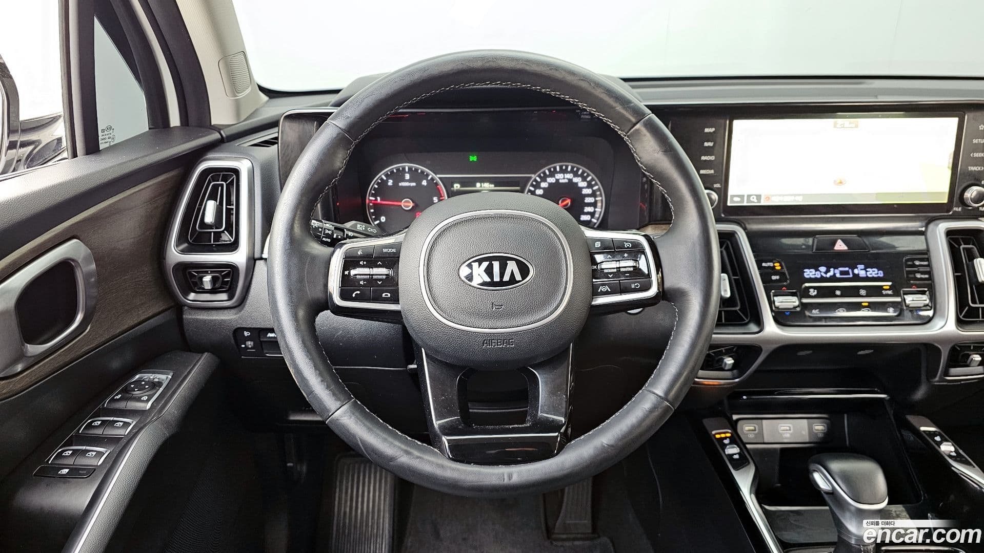 Main__Slider__Photo:Sorento Kia 2020.3-12