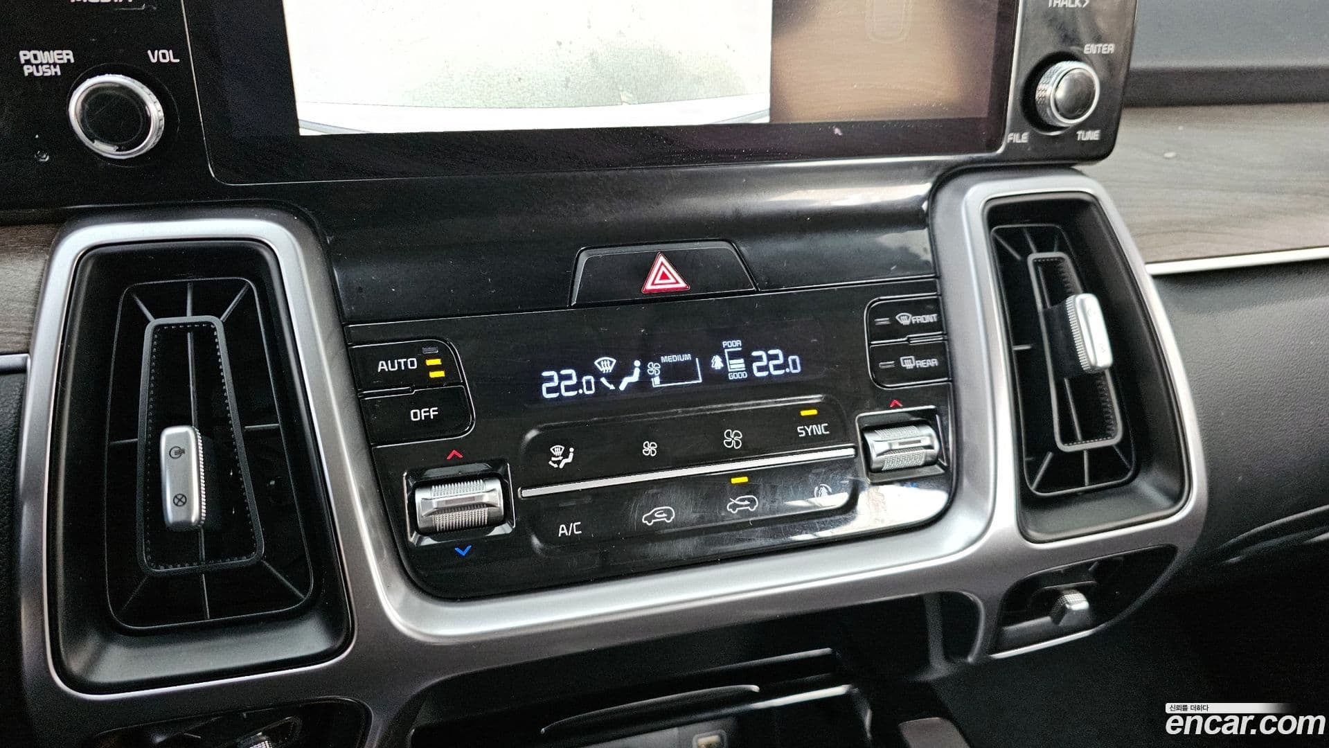 Main__Slider__Photo:Sorento Kia 2020.3-15