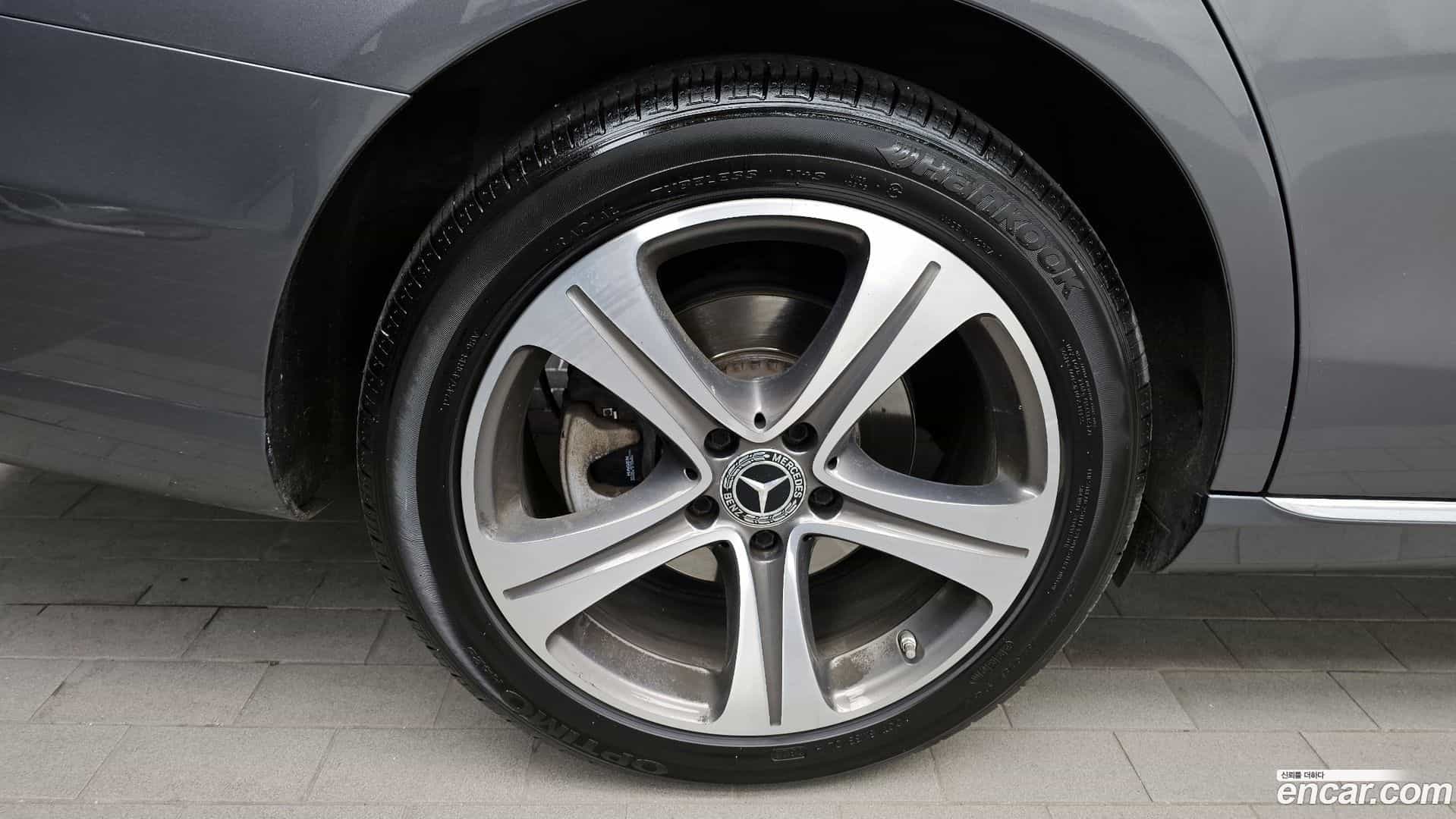 E-Class Mercedes-Benz 2018.11-OUTER-005