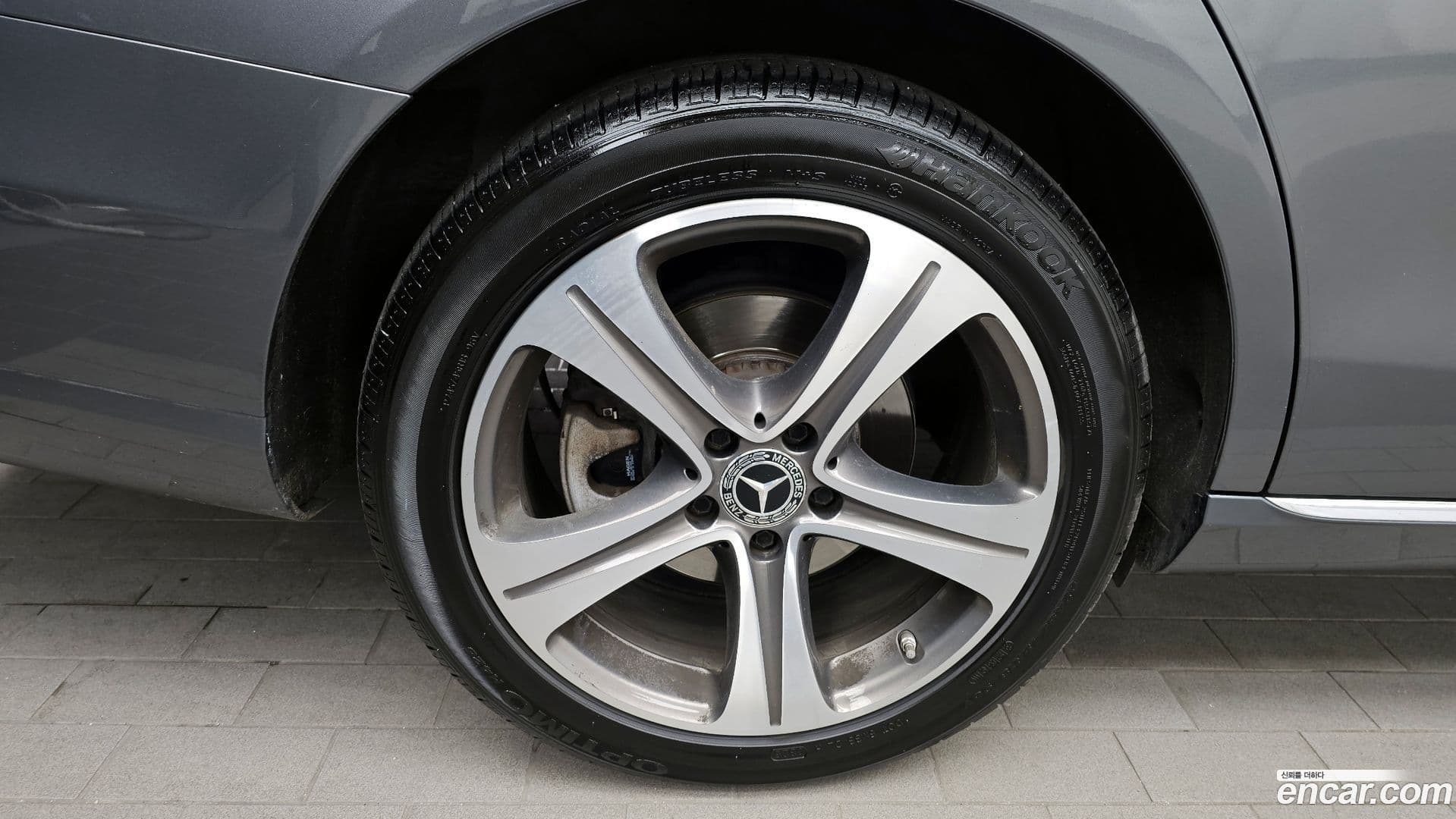 Main__Slider__Photo:E-Class Mercedes-Benz 2018.11-4