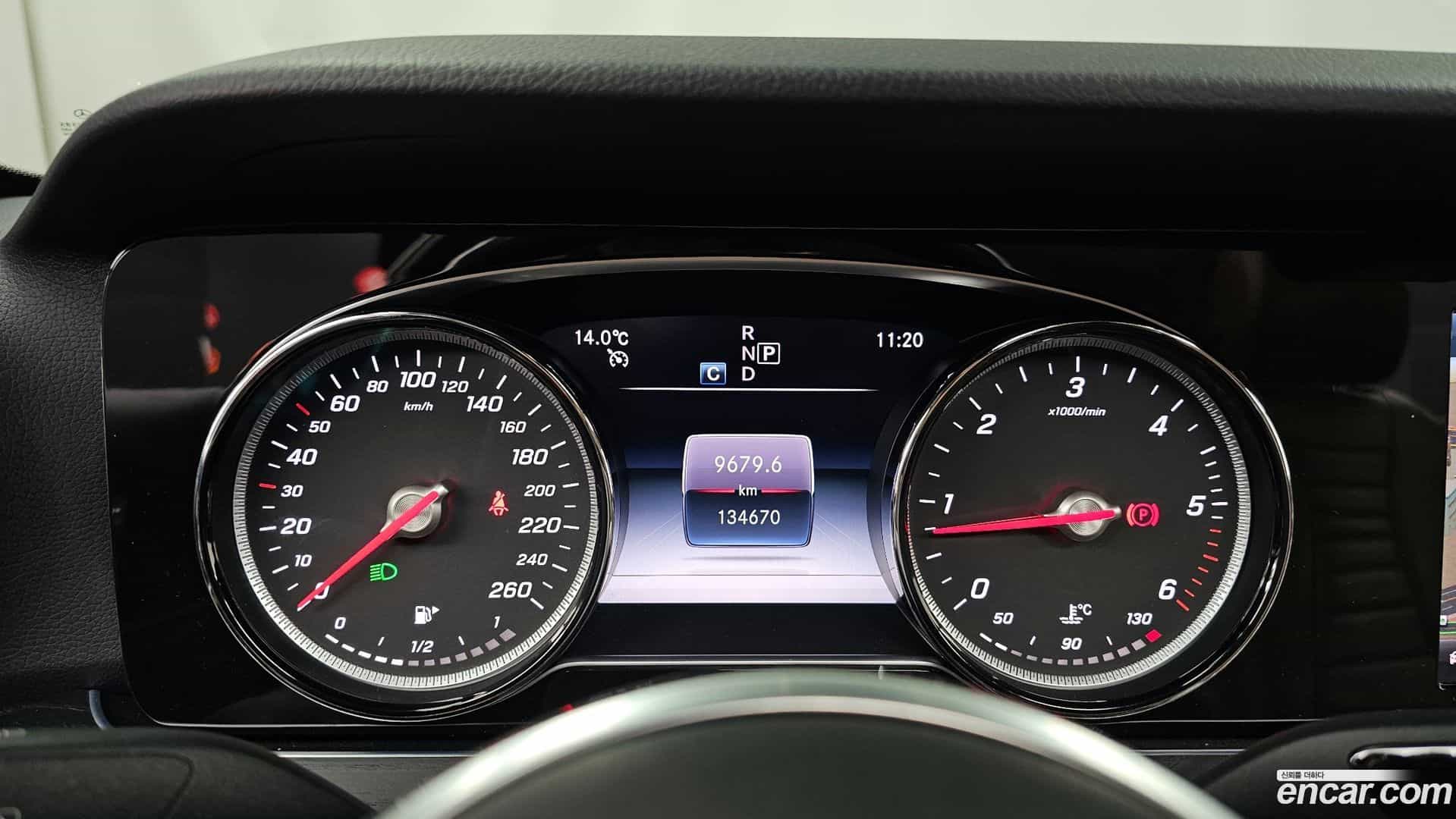 E-Class Mercedes-Benz 2018.11-INNER-008