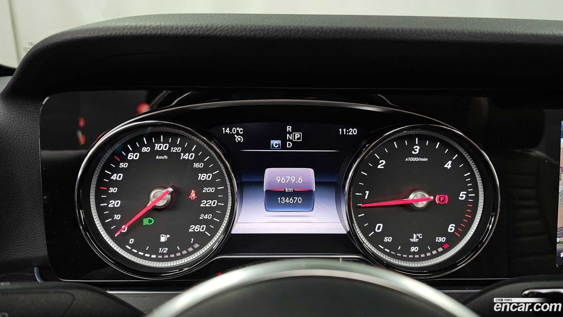 Main__Slider__Photo:E-Class Mercedes-Benz 2018.11-7