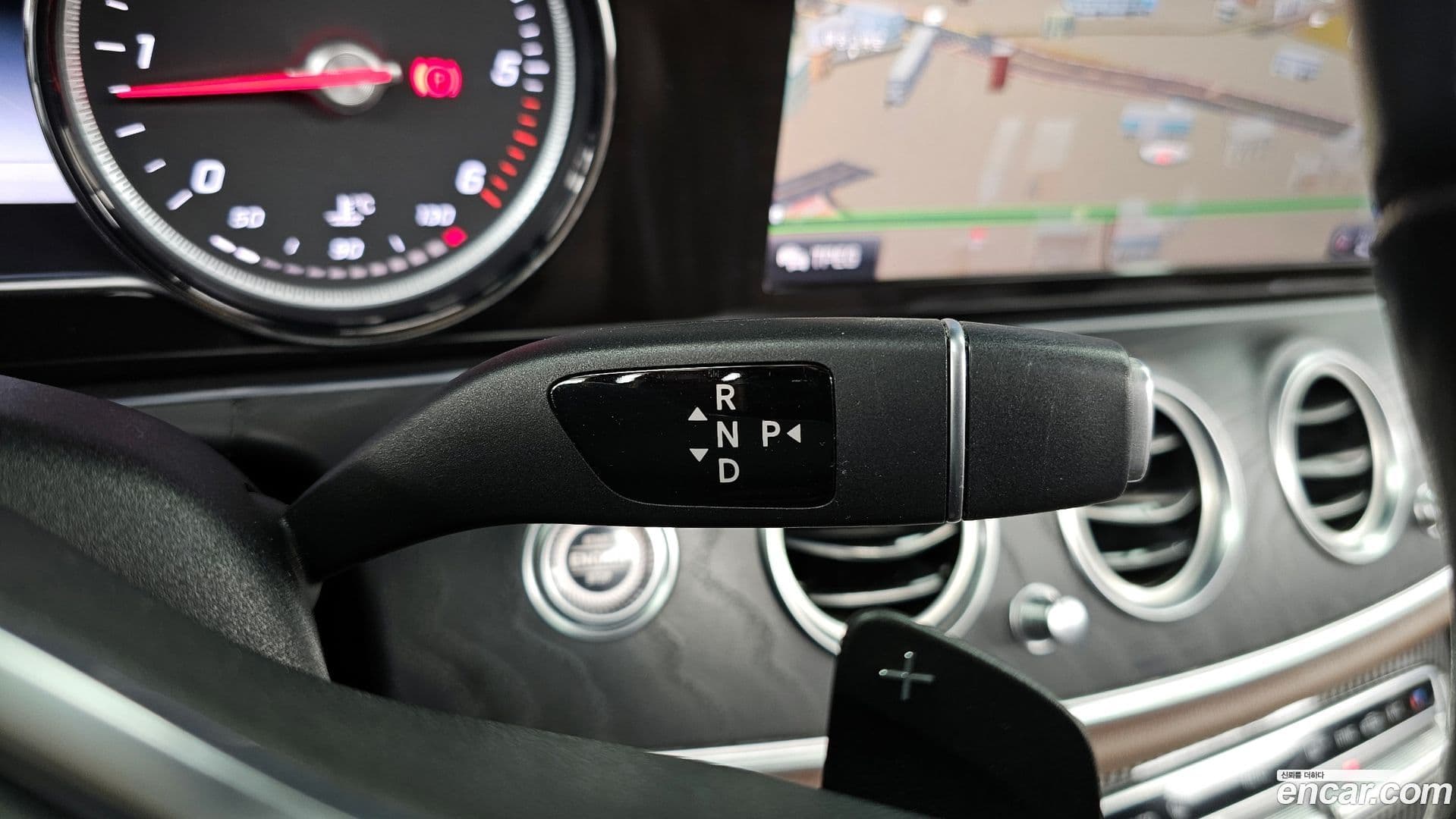 Main__Slider__Photo:E-Class Mercedes-Benz 2018.11-8