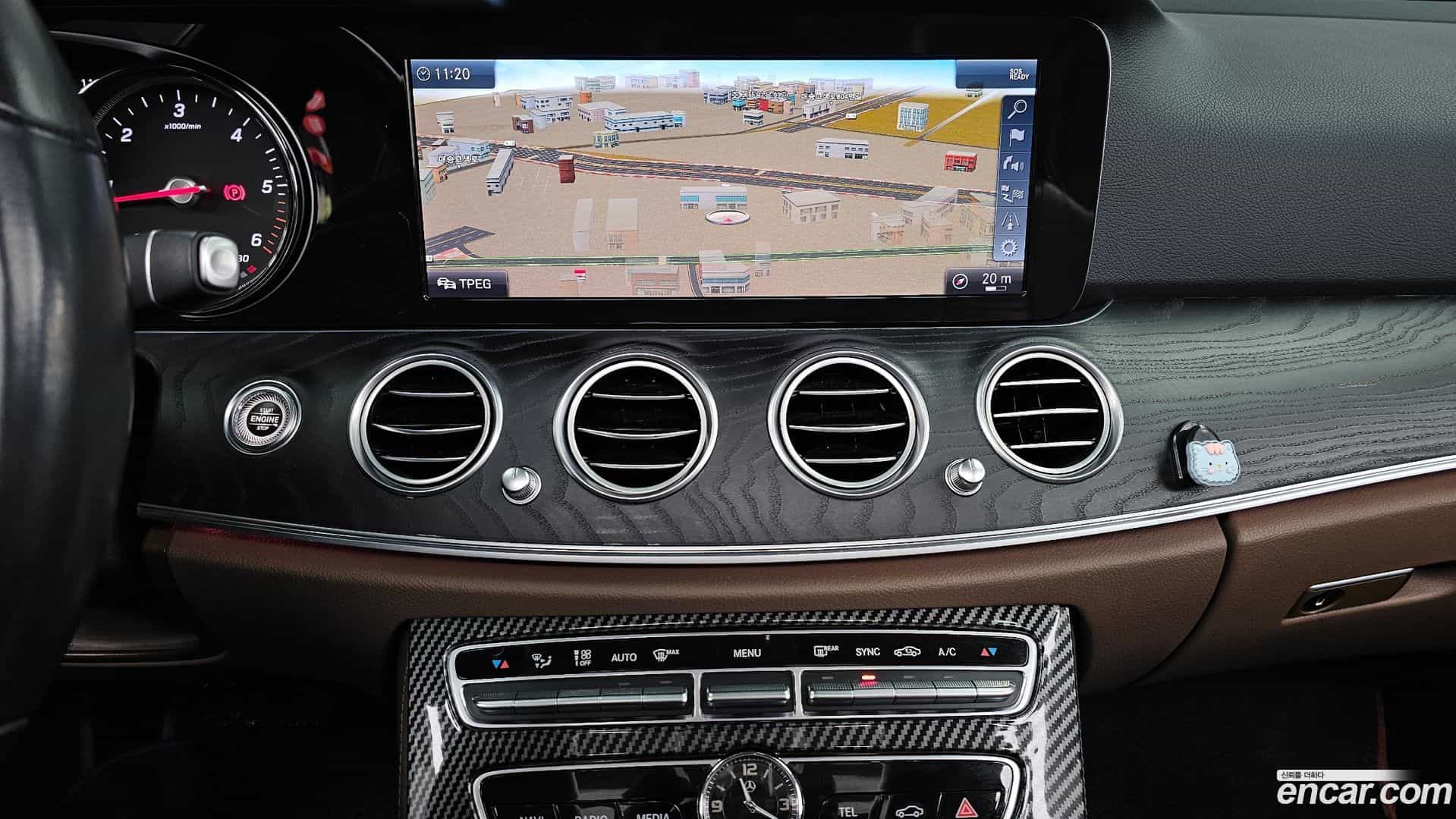 E-Class Mercedes-Benz 2018.11-OPTION-018