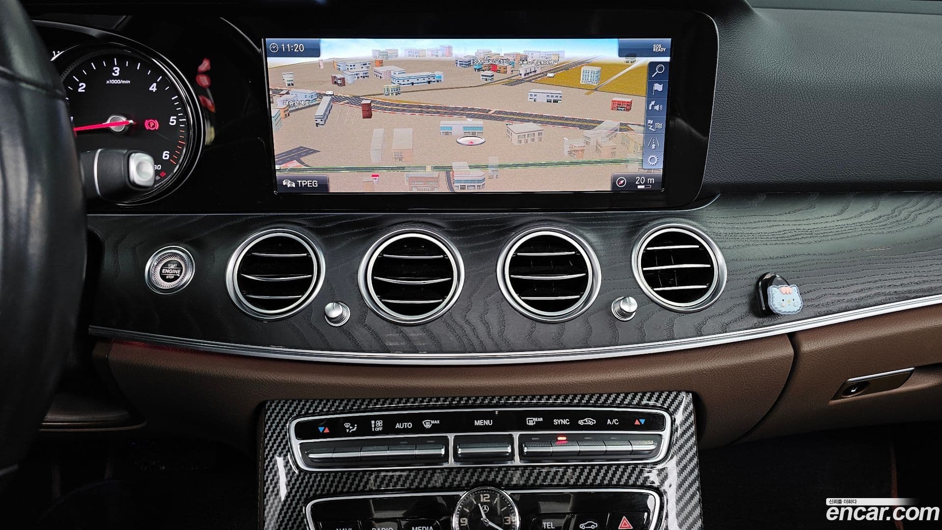 Main__Slider__Photo:E-Class Mercedes-Benz 2018.11-13