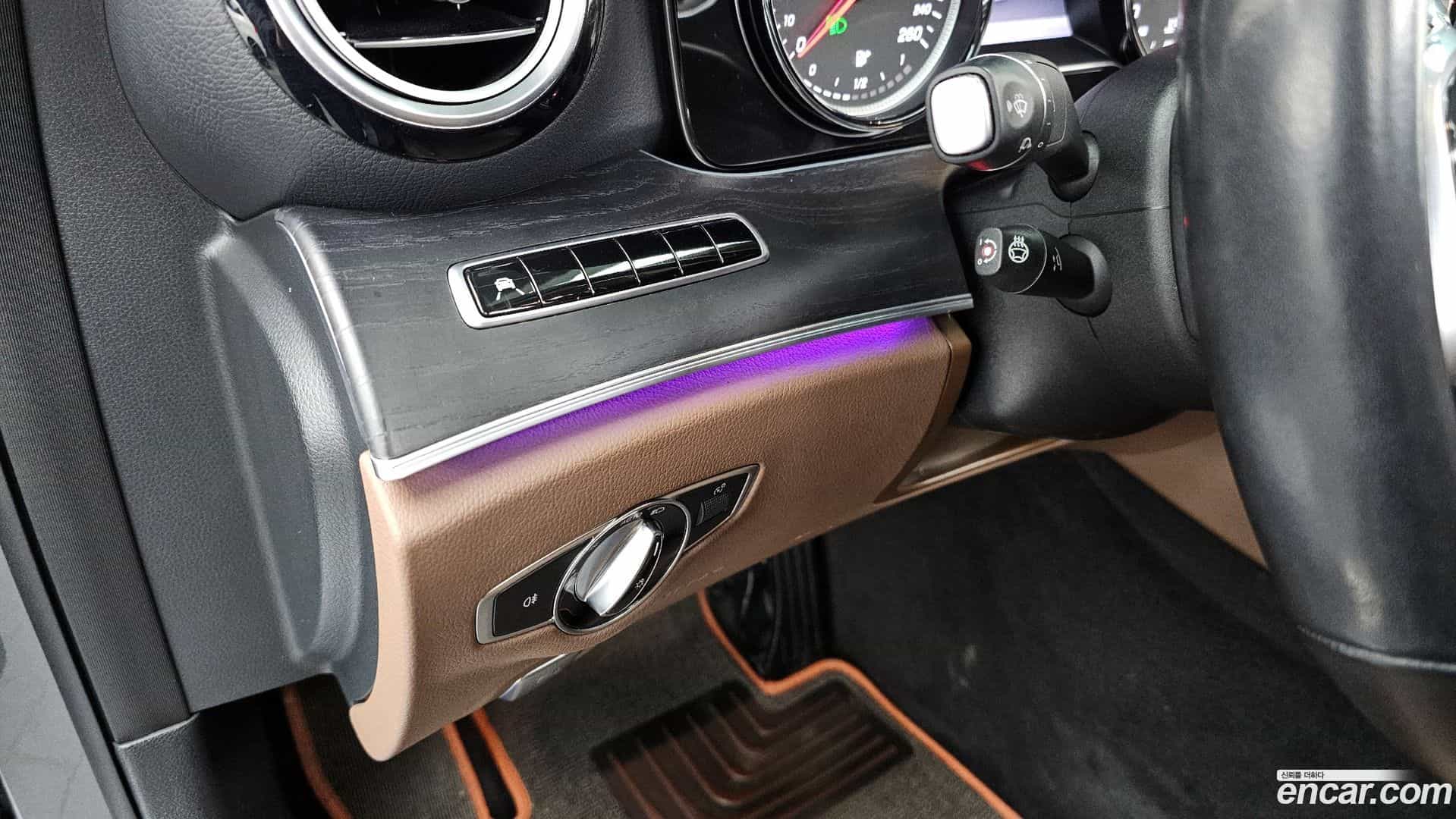 E-Class Mercedes-Benz 2018.11-OPTION-022