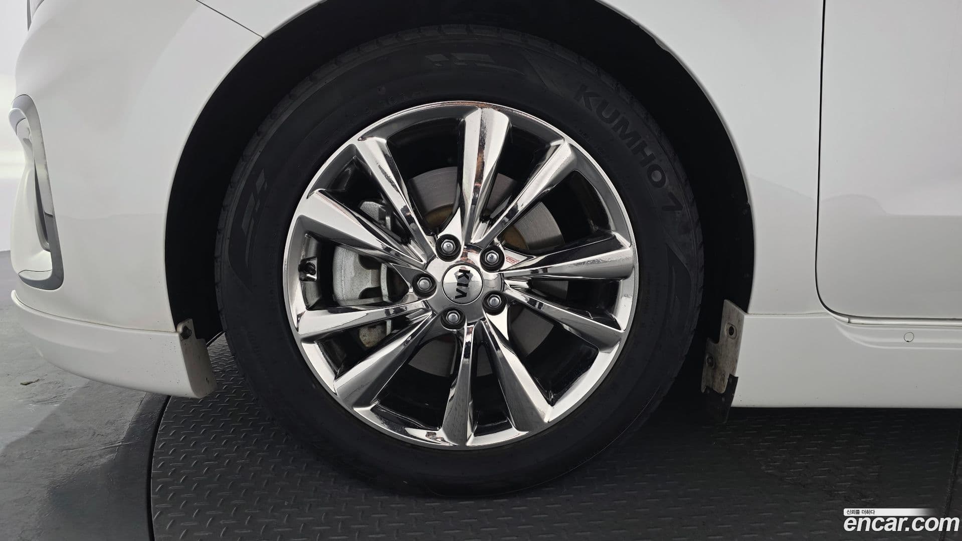 Main__Slider__Photo:Canival Kia 2019.0-4