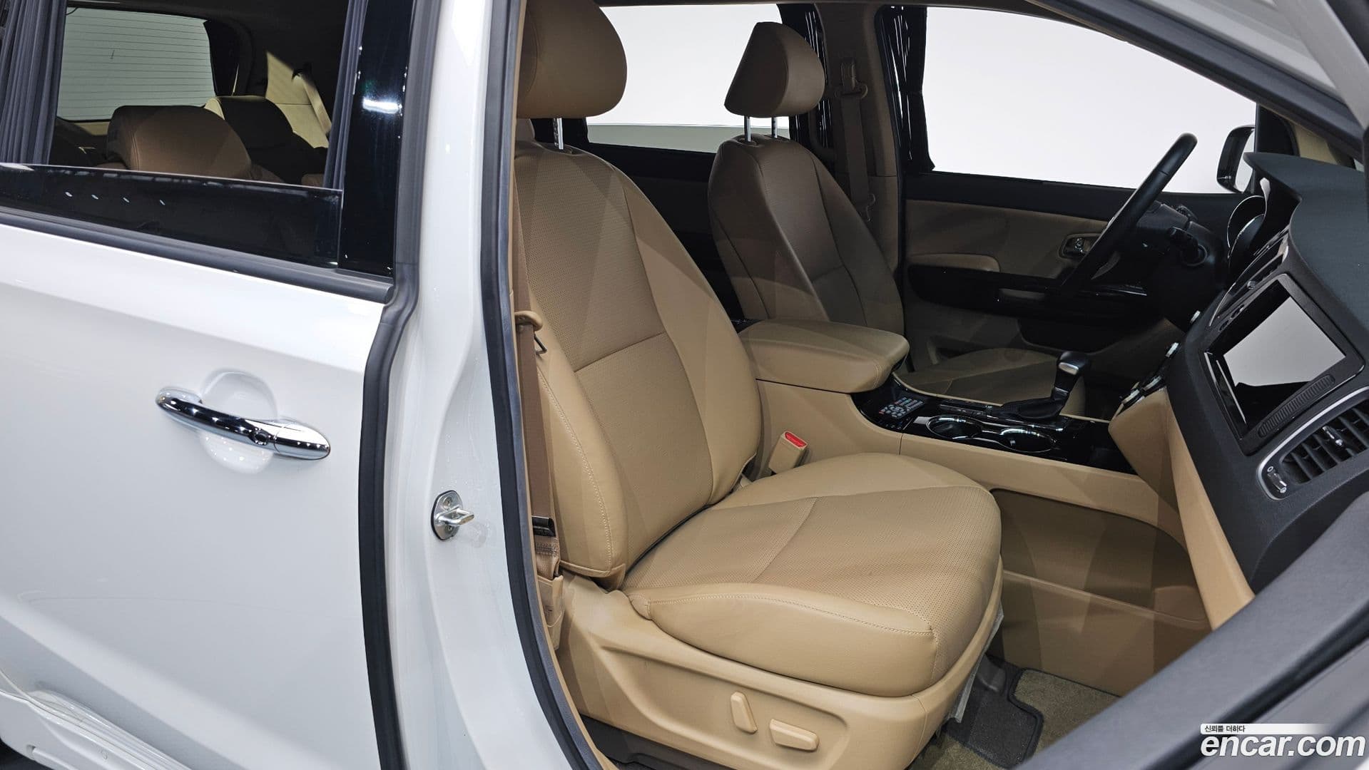 Main__Slider__Photo:Canival Kia 2019.0-9