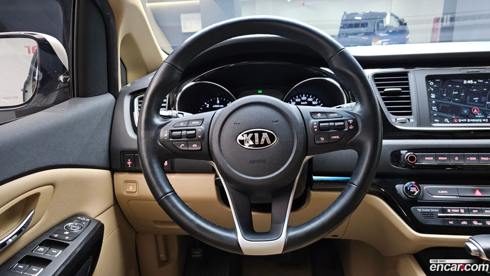 Main__Slider__Photo:Canival Kia 2019.0-12