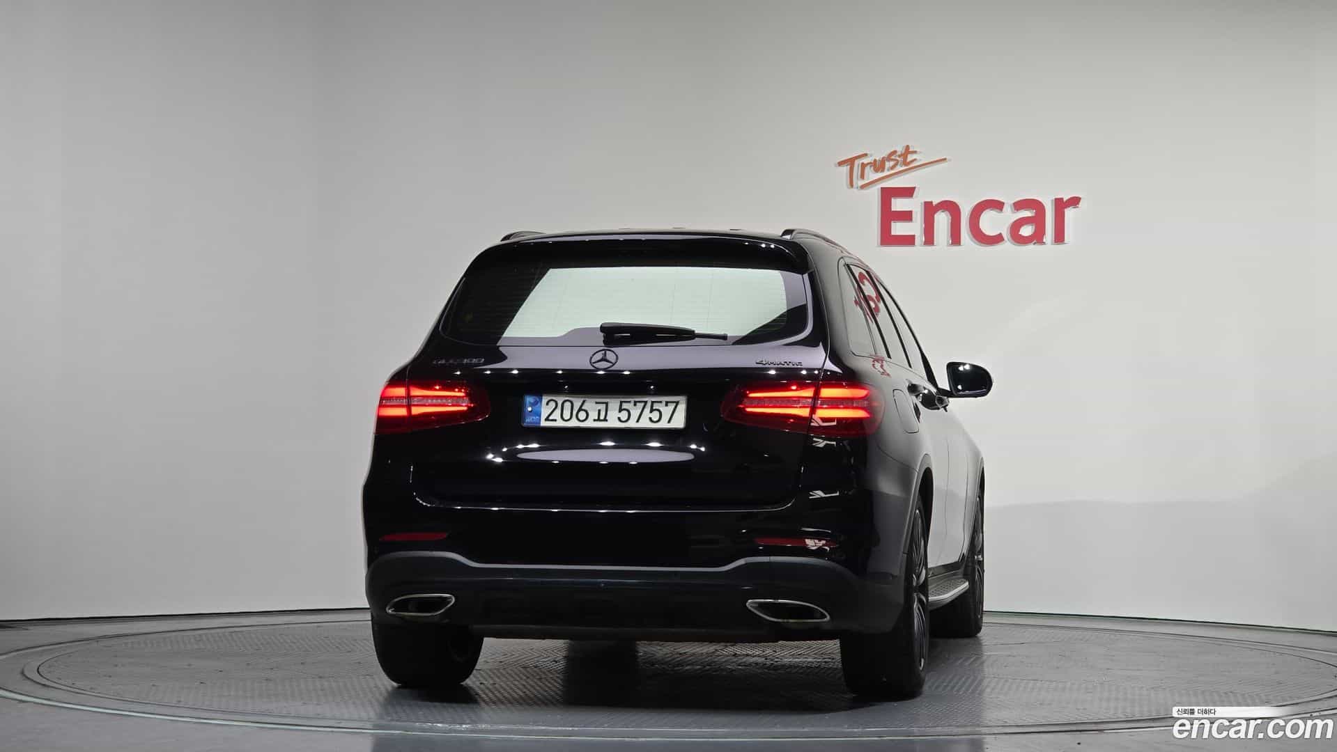 GLC-Class Mercedes-Benz 2019.10-OUTER-004