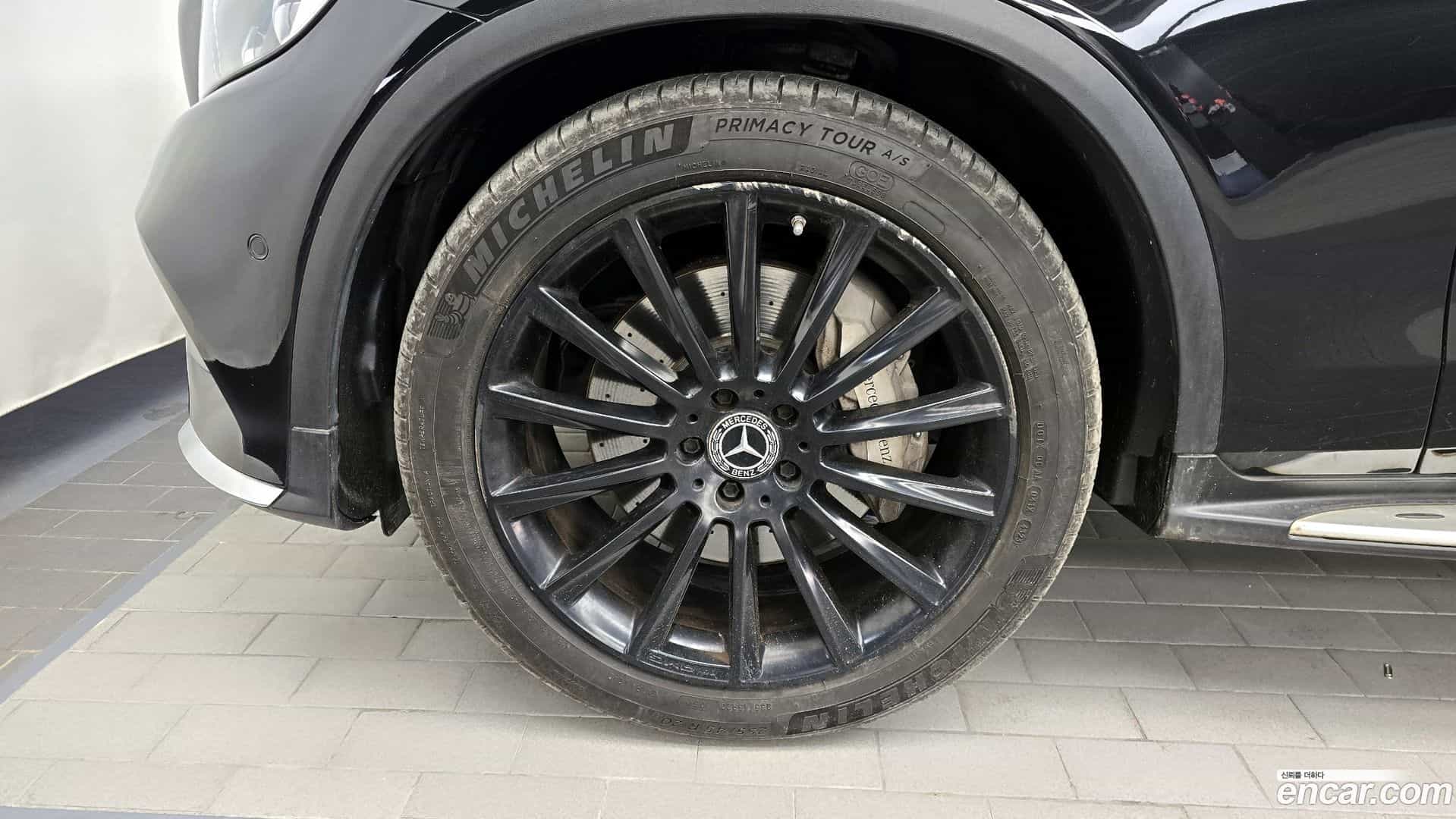 GLC-Class Mercedes-Benz 2019.10-OUTER-005