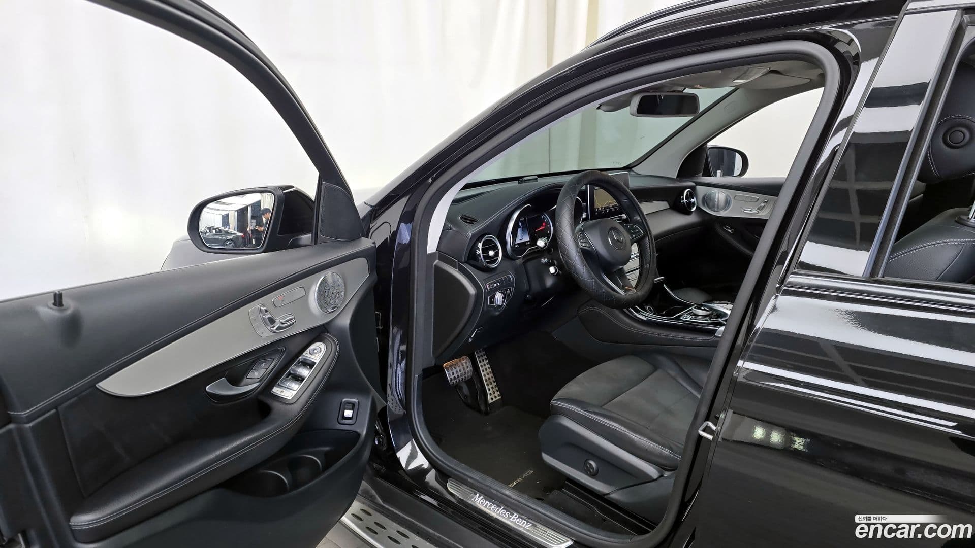 Main__Slider__Photo:GLC-Class Mercedes-Benz 2019.10-9