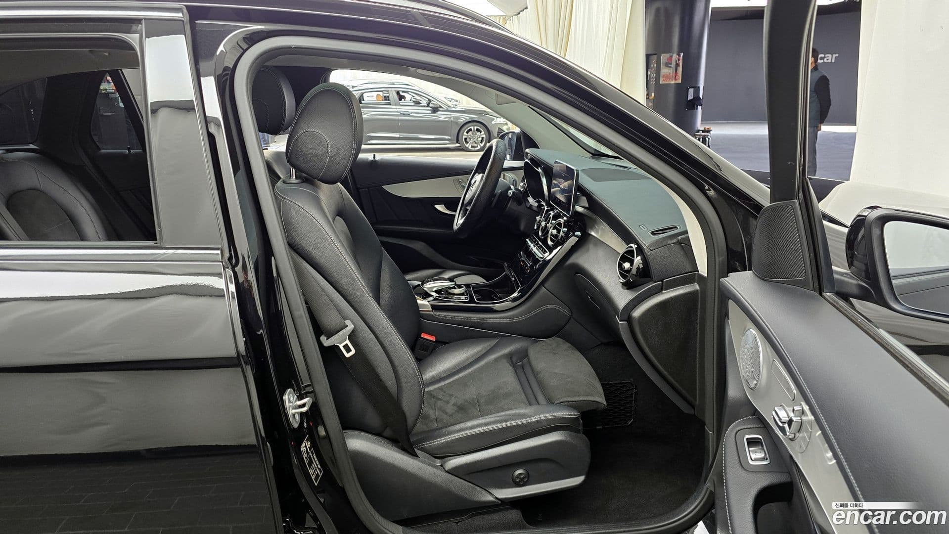 Main__Slider__Photo:GLC-Class Mercedes-Benz 2019.10-10