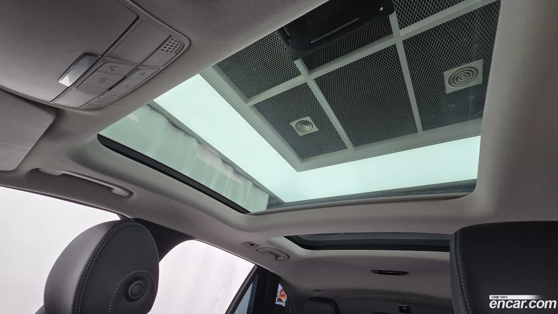 GLC-Class Mercedes-Benz 2019.10-OPTION-022