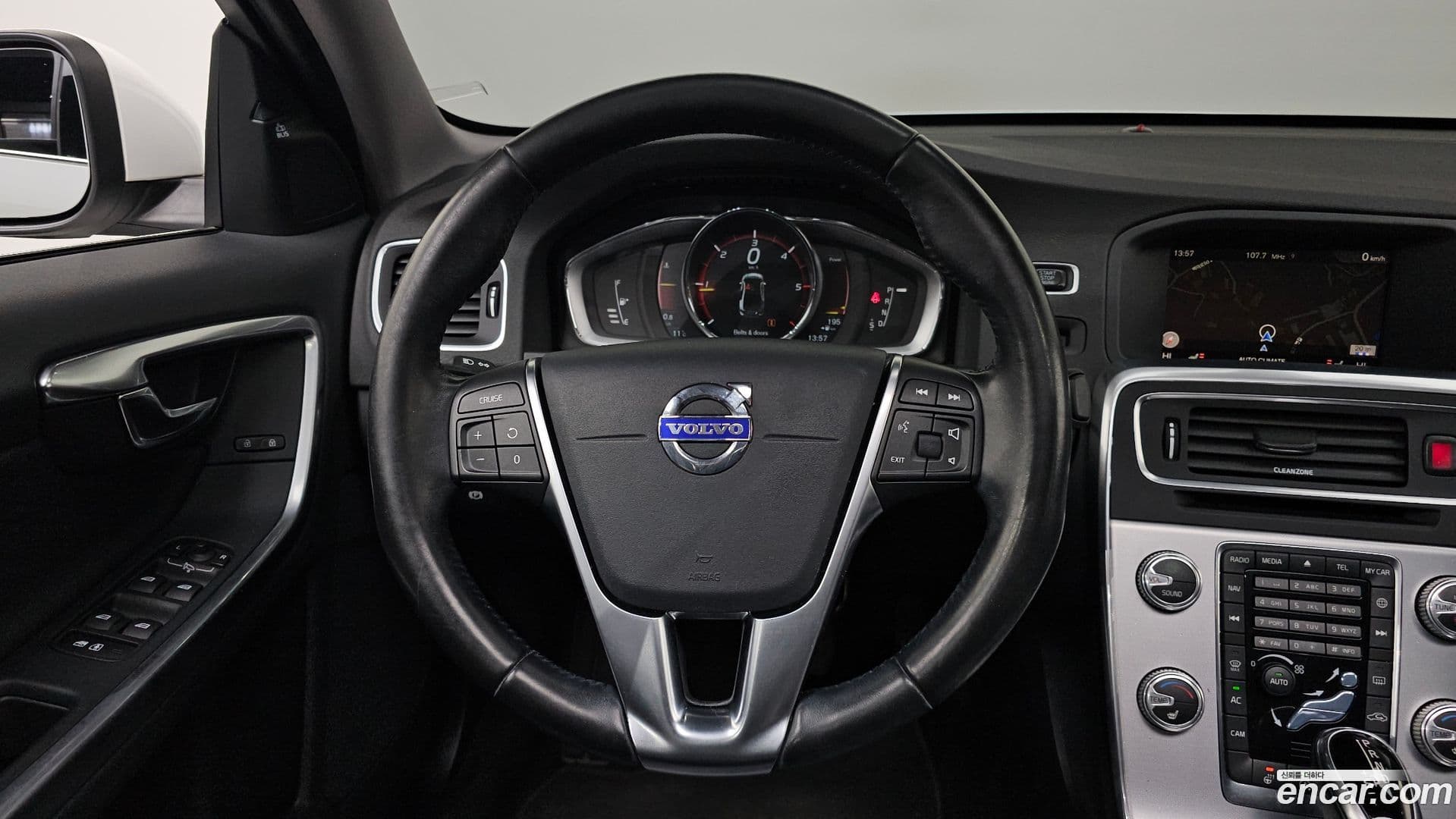 Main__Slider__Photo:S60 Volvo 2017.6-12