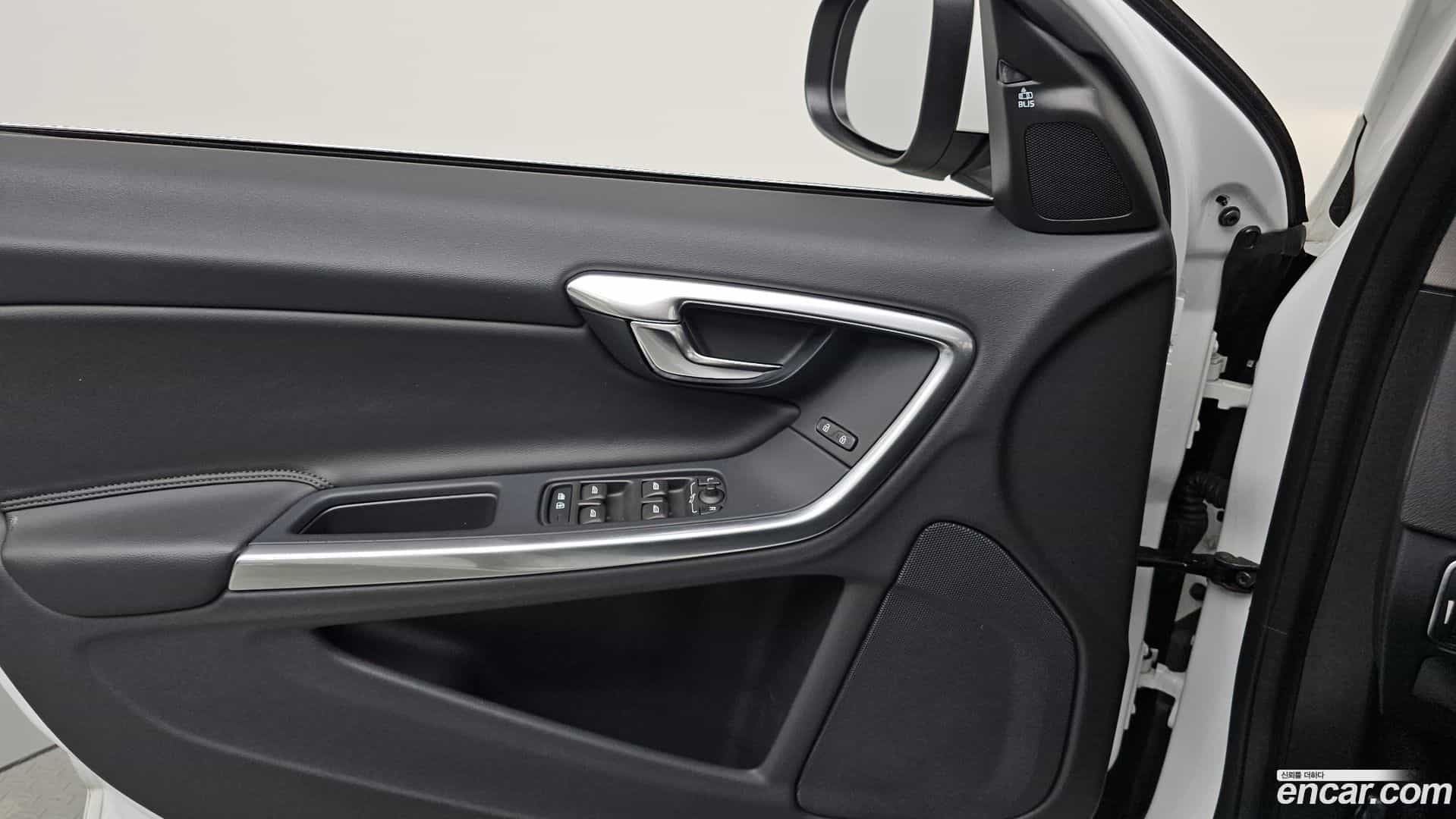 S60 Volvo 2017.6-OPTION-021