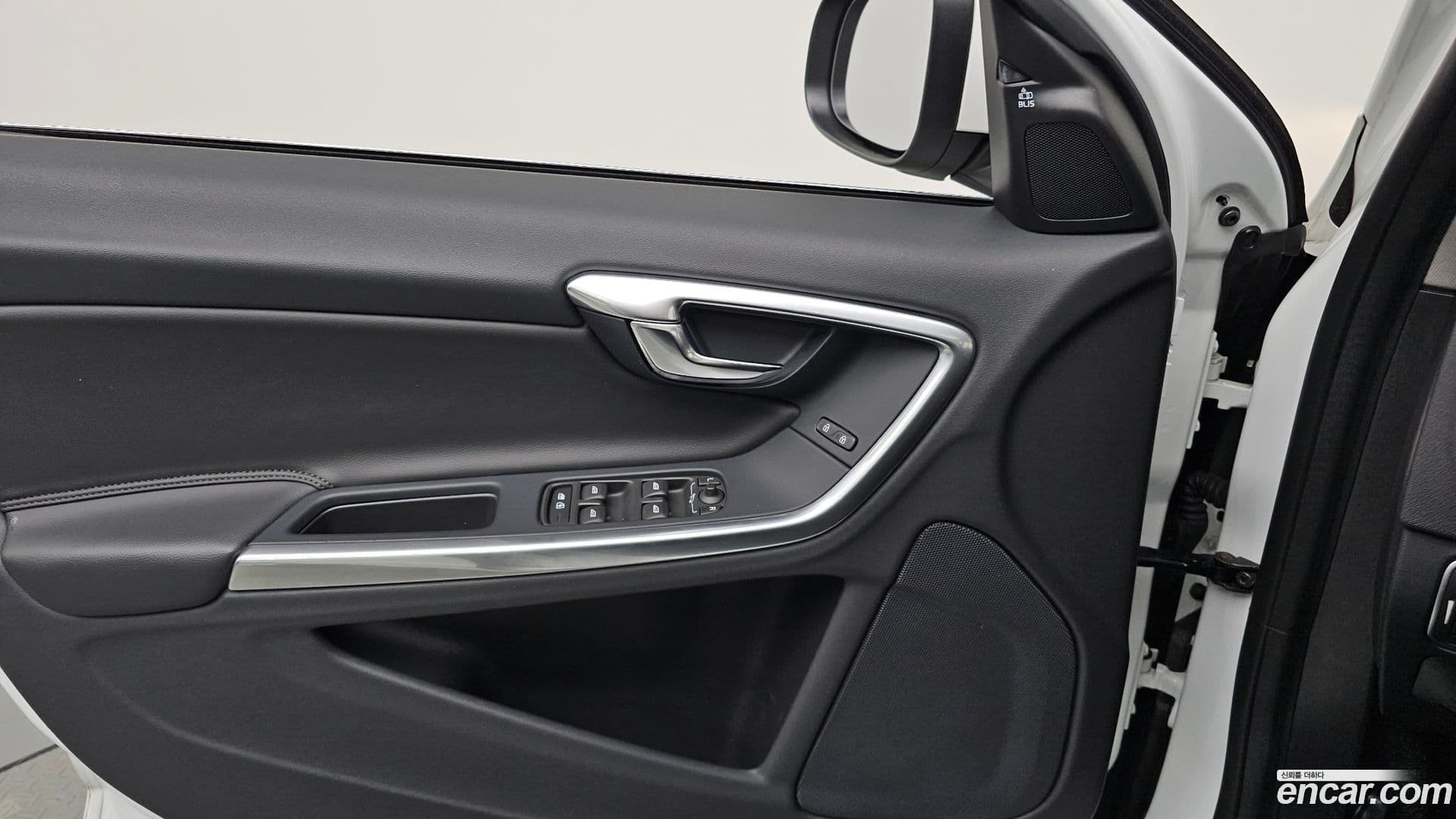 Main__Slider__Photo:S60 Volvo 2017.6-16