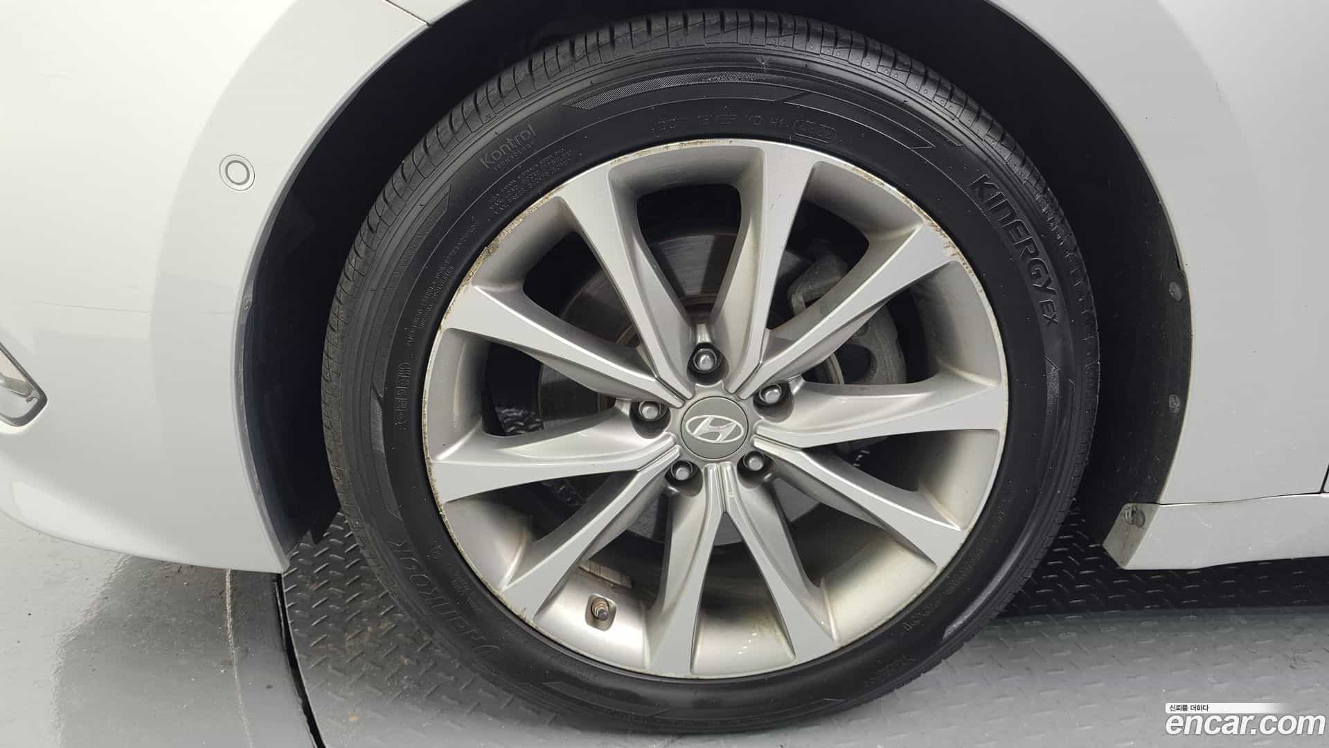 Grandeur Hyundai 2015.9-OUTER-005