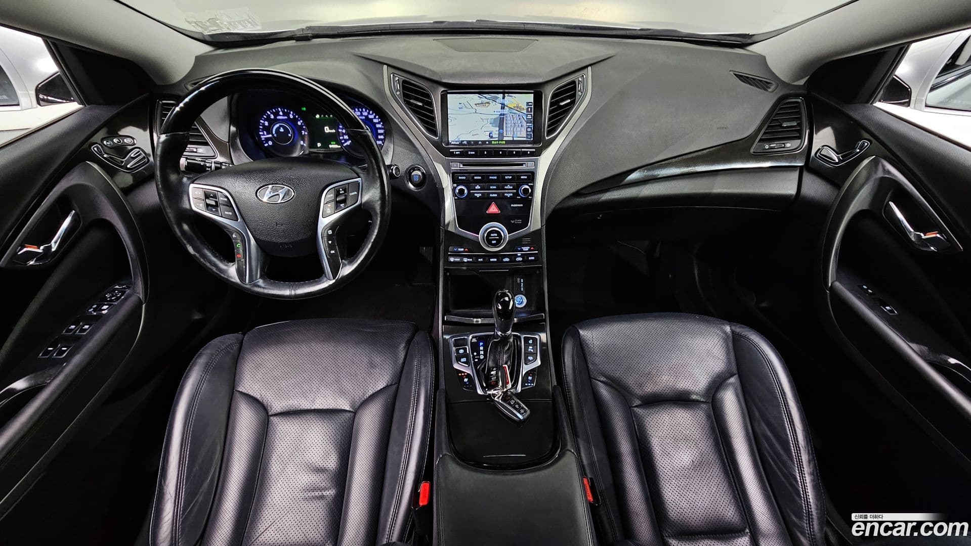 Main__Slider__Photo:Grandeur Hyundai 2015.9-6