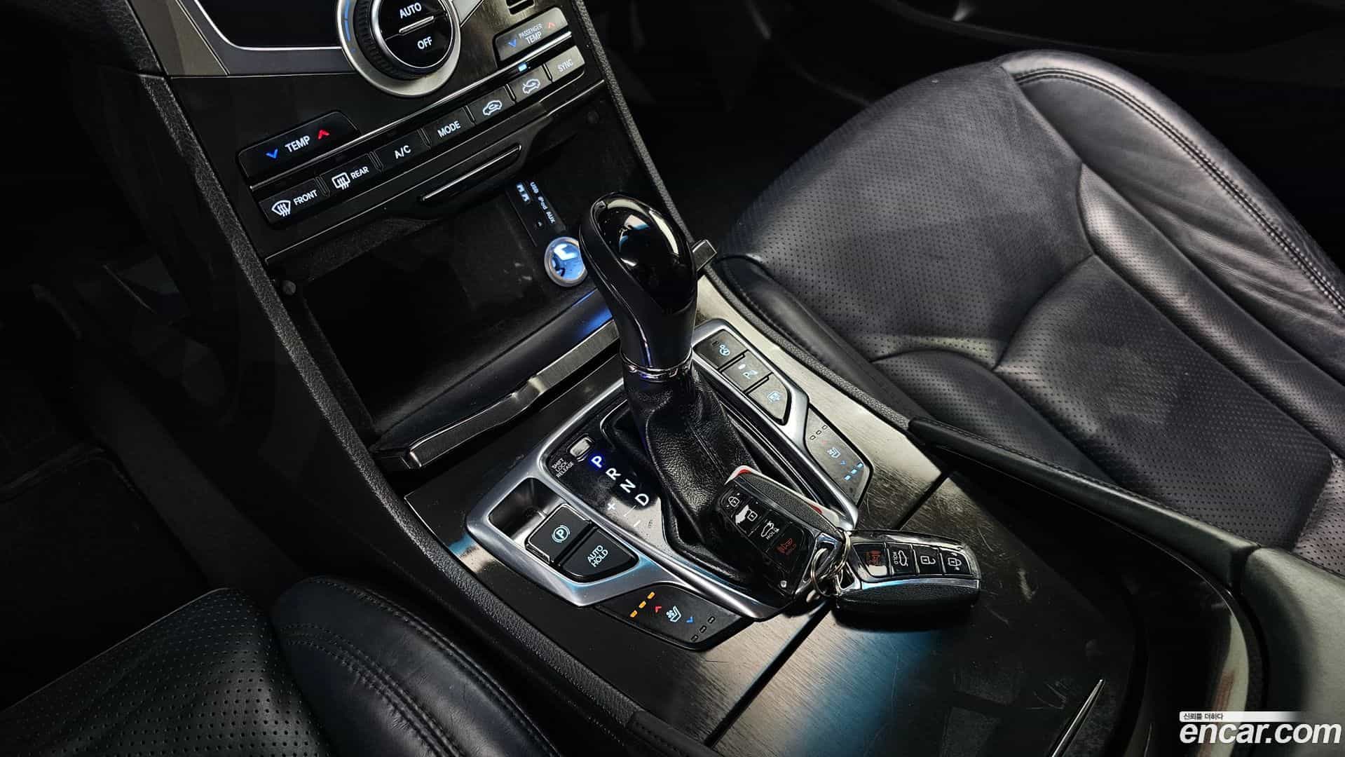 Grandeur Hyundai 2015.9-INNER-009