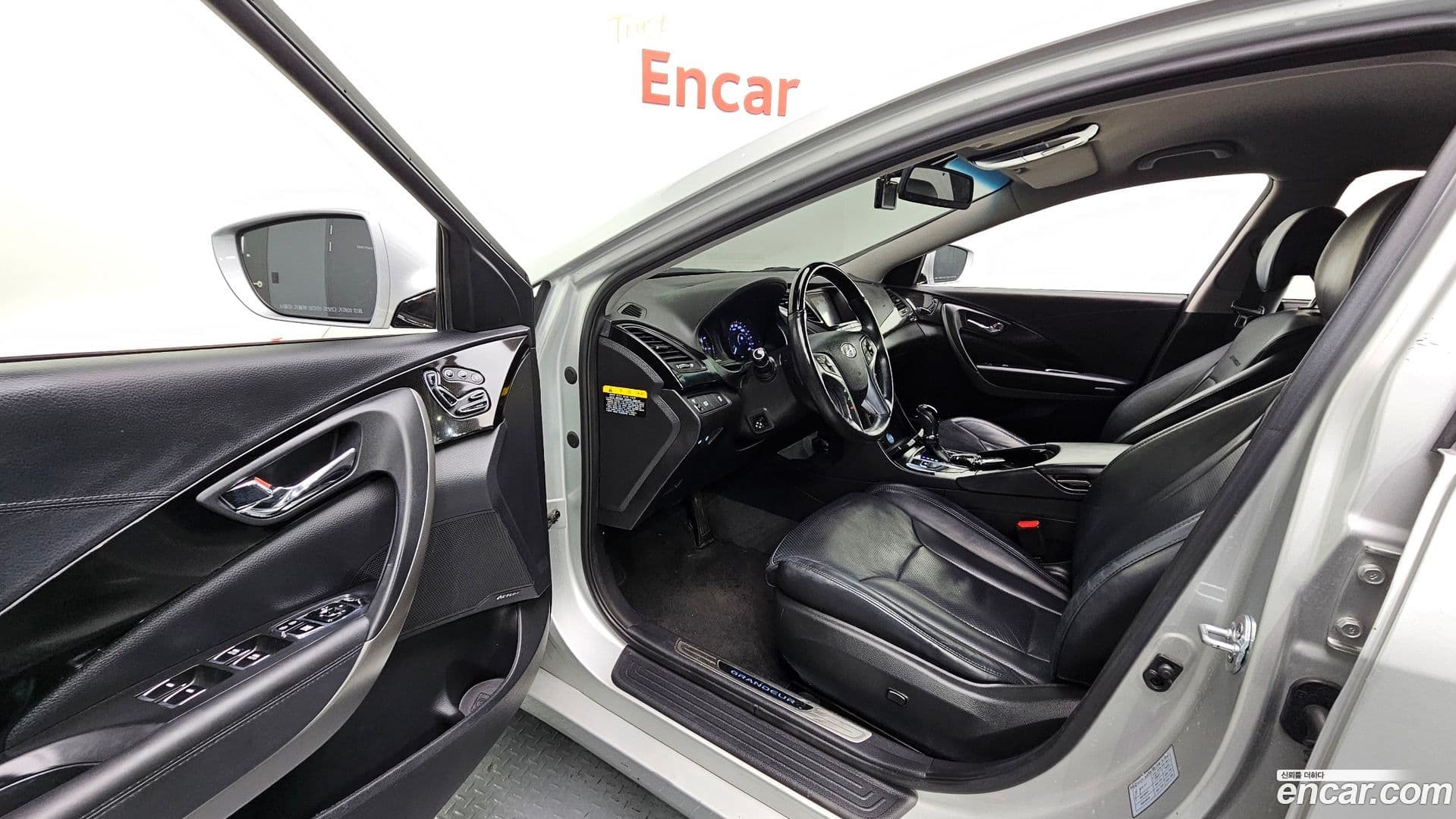 Main__Slider__Photo:Grandeur Hyundai 2015.9-9