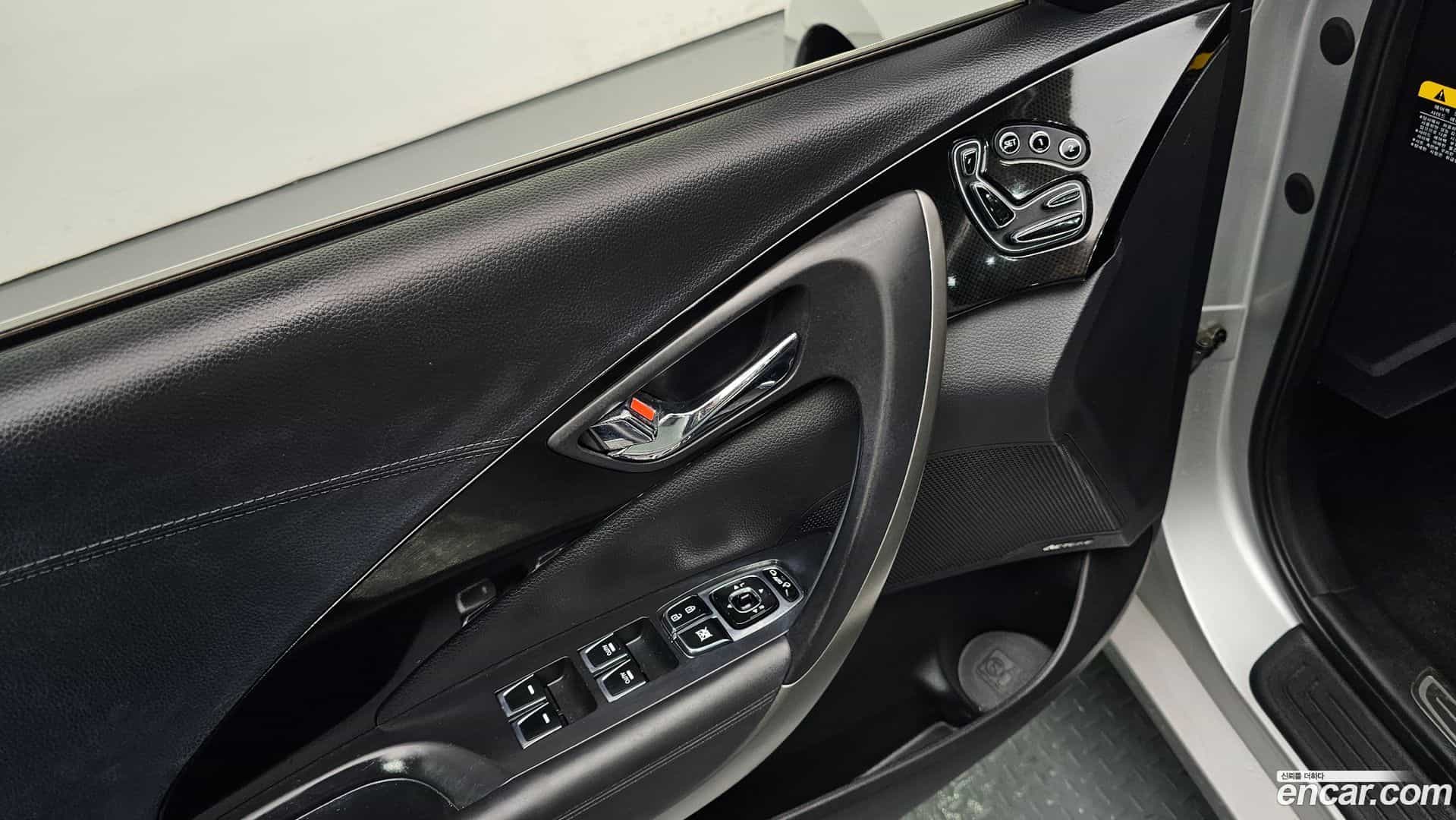 Grandeur Hyundai 2015.9-OPTION-017