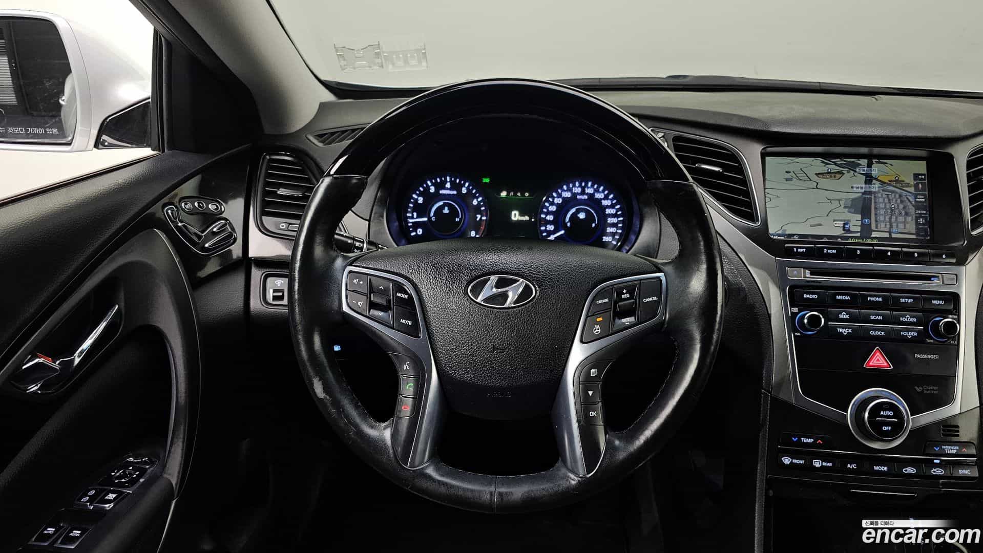 Grandeur Hyundai 2015.9-OPTION-019
