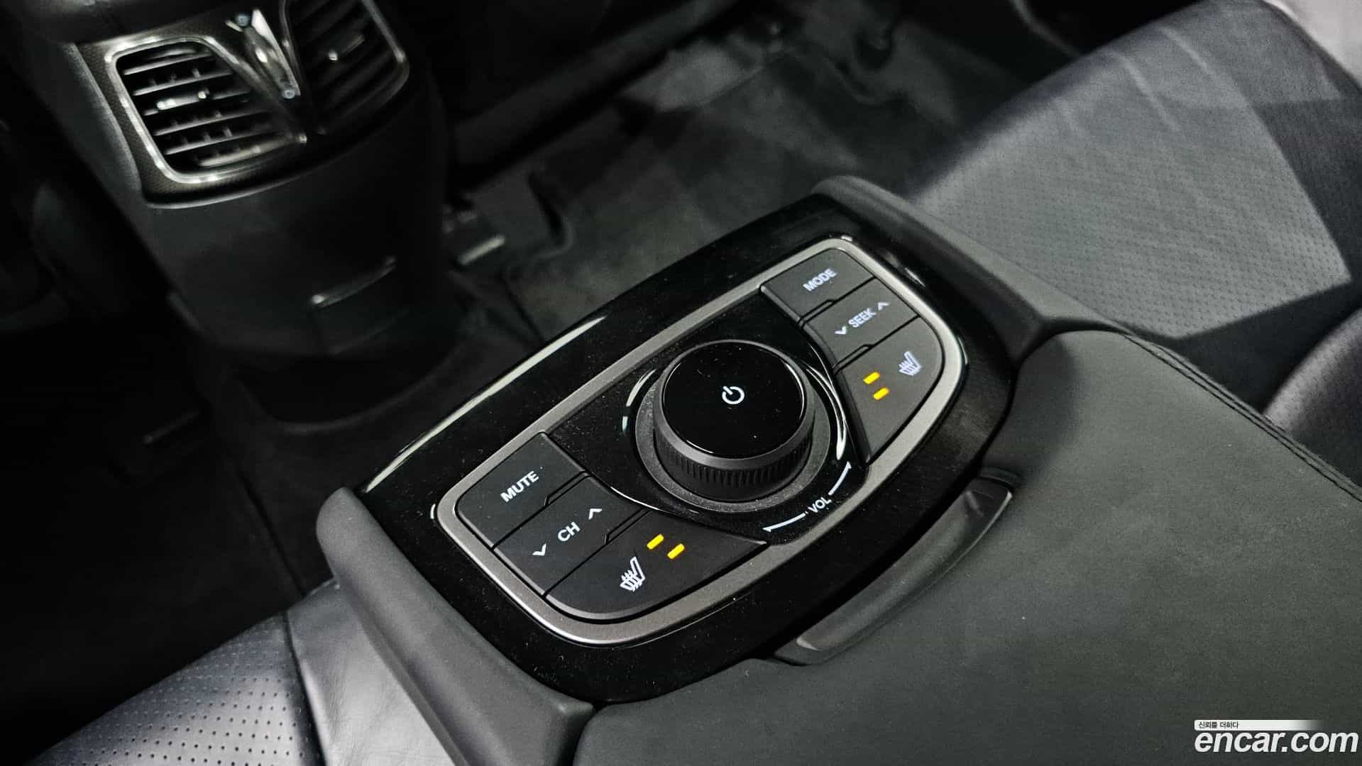 Grandeur Hyundai 2015.9-OPTION-024