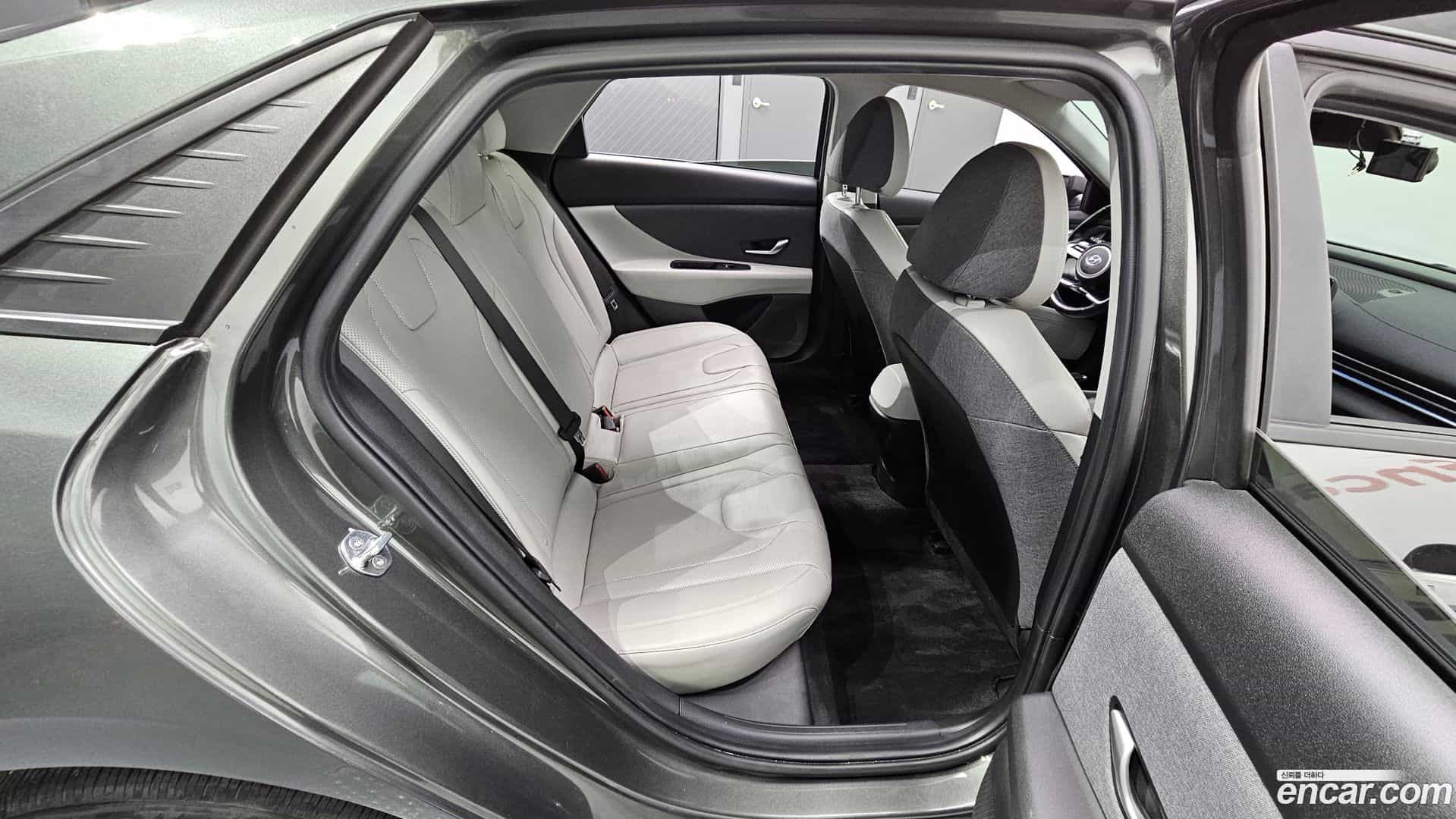 AVANTE Hyundai 2020.10-OPTION-016